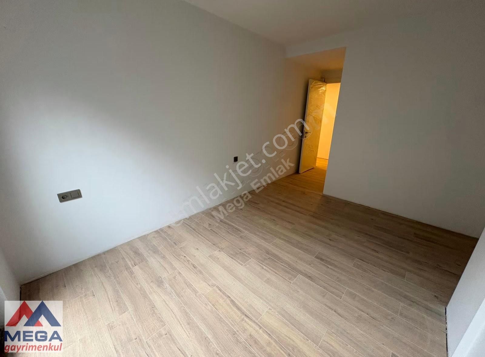Çengelköy Yüzme Havuzlu Güvenlikli Site Bahçe Dubleksi Sıfır 4+1 - Görsel 6