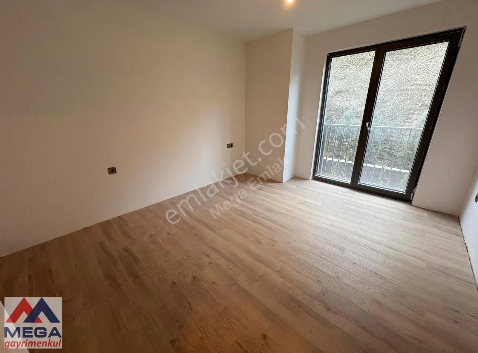 Çengelköy Yüzme Havuzlu Güvenlikli Site Bahçe Dubleksi Sıfır 4+1 - Görsel 4