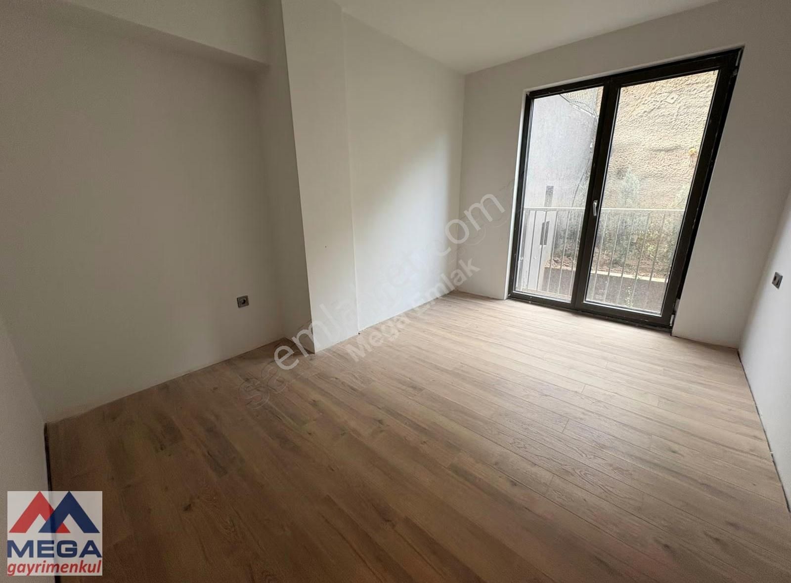 Çengelköy Yüzme Havuzlu Güvenlikli Site Bahçe Dubleksi Sıfır 4+1 - Görsel 11