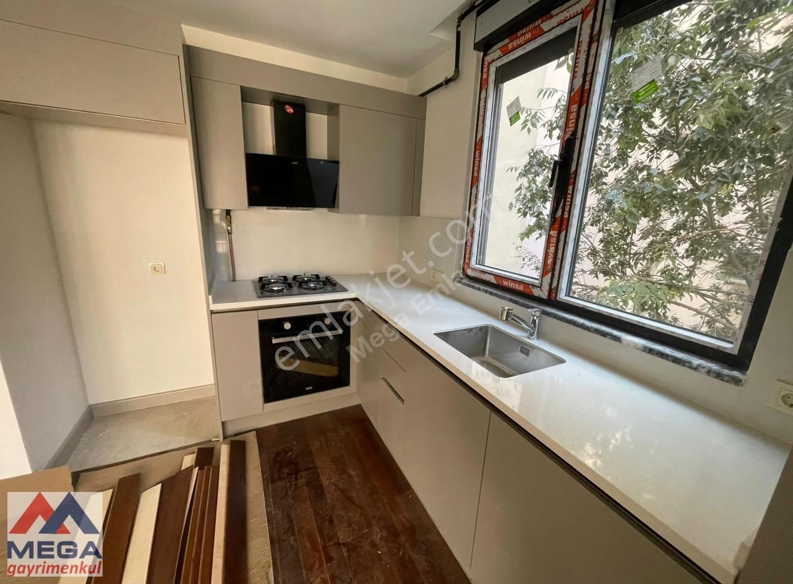 Caddebostan Bağdat Caddesi 1. Paralel Sokakta Sıfır 2+1 Daire - Görsel 3