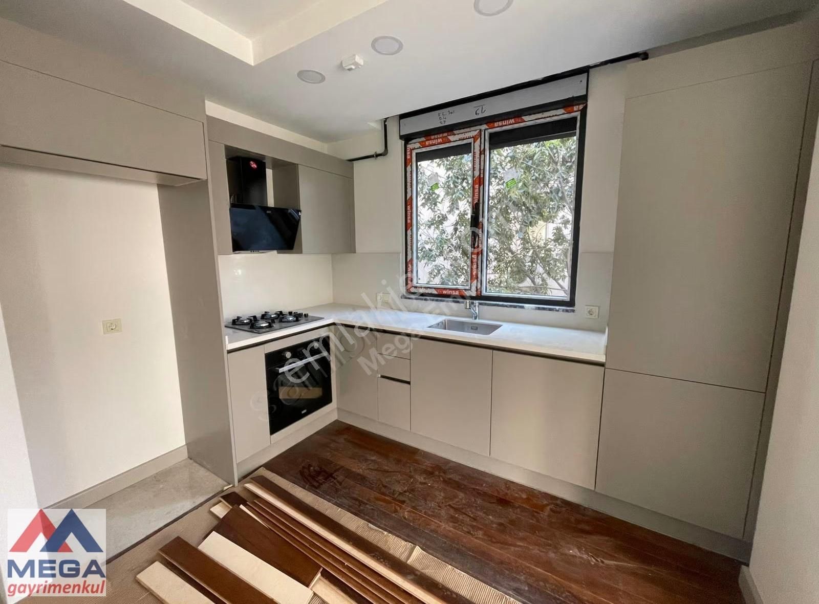 Caddebostan Bağdat Caddesi 1. Paralel Sokakta Sıfır 2+1 Daire - Görsel 9