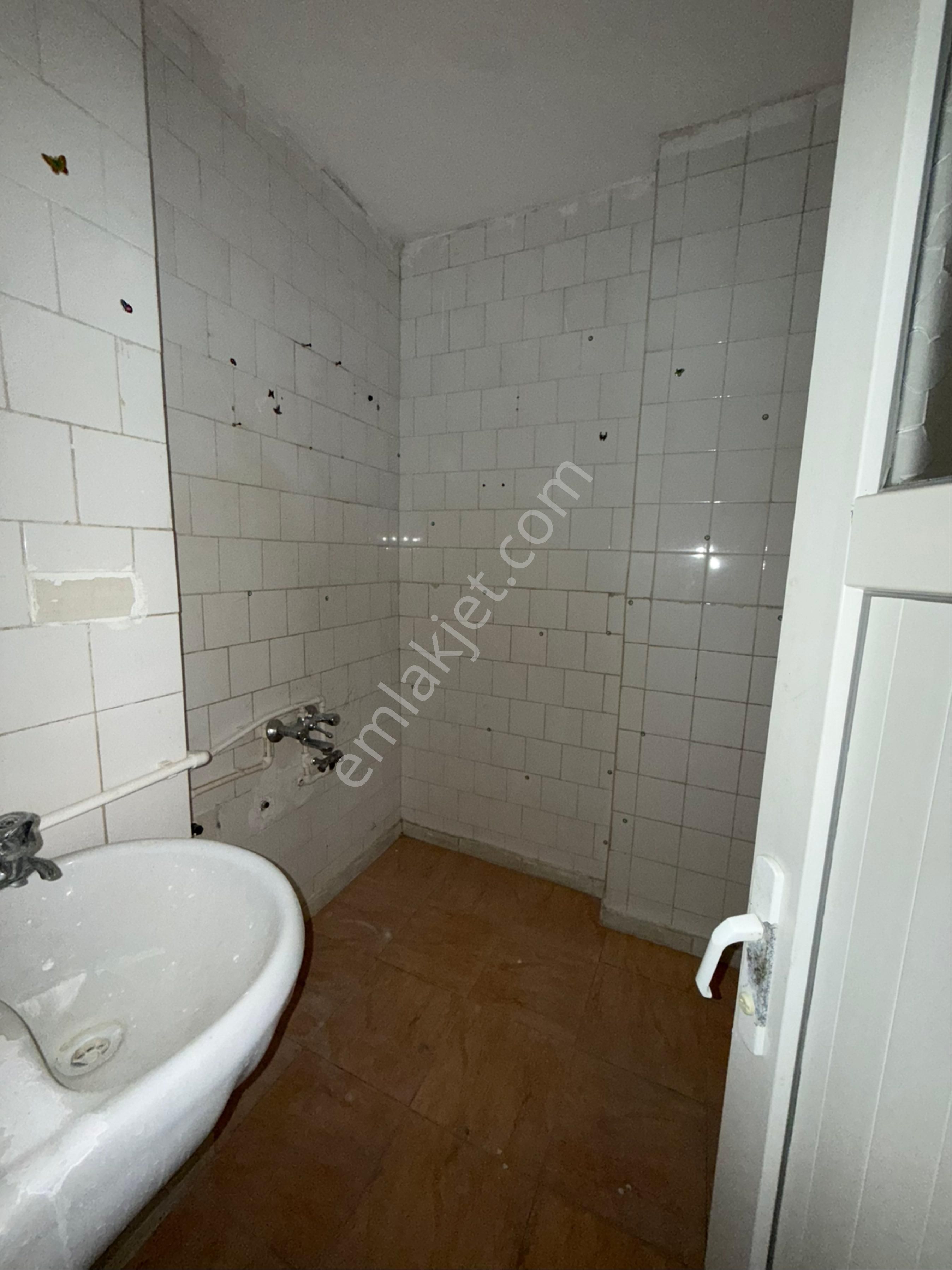 Koza Mahallesi Sabancı Sıtesı’nde Masrafsız Kıralık - Görsel 13