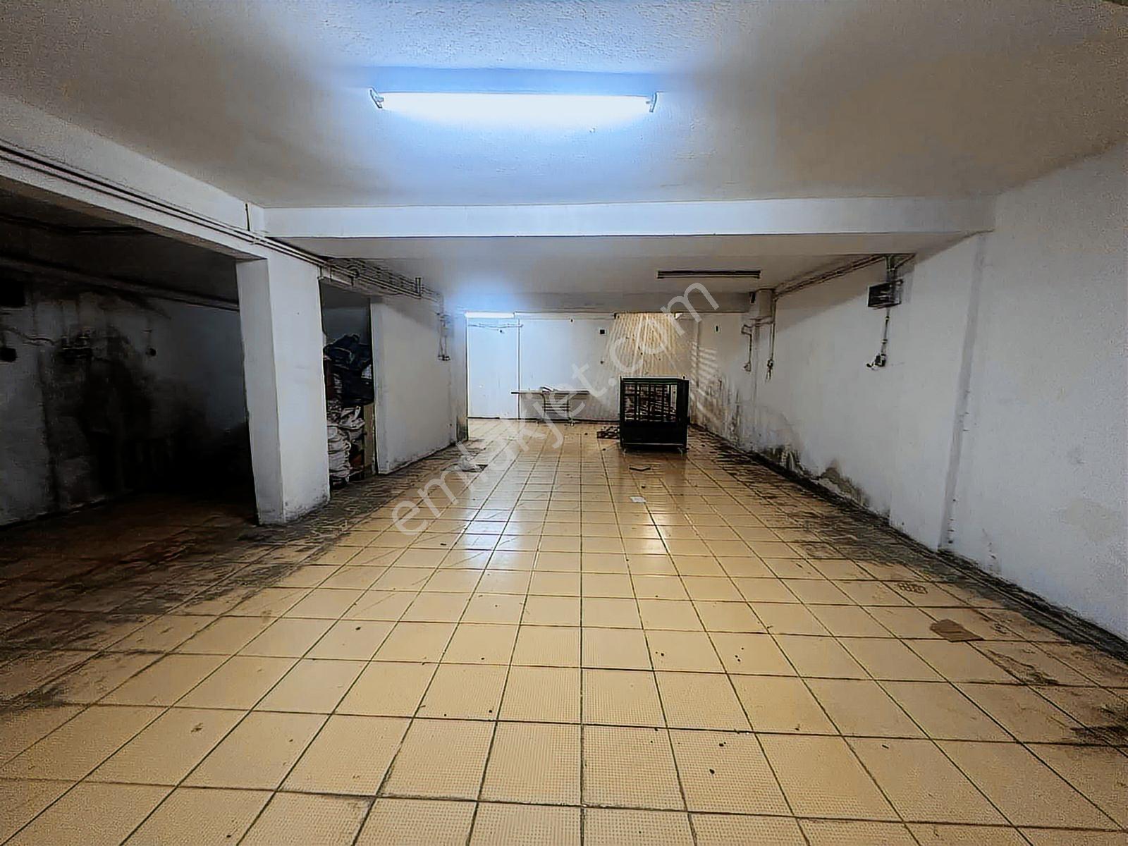 Karabağlar Ana Cadde Yakını 3 Katlı 250 M2 Kiralık Dükkan - Görsel 15