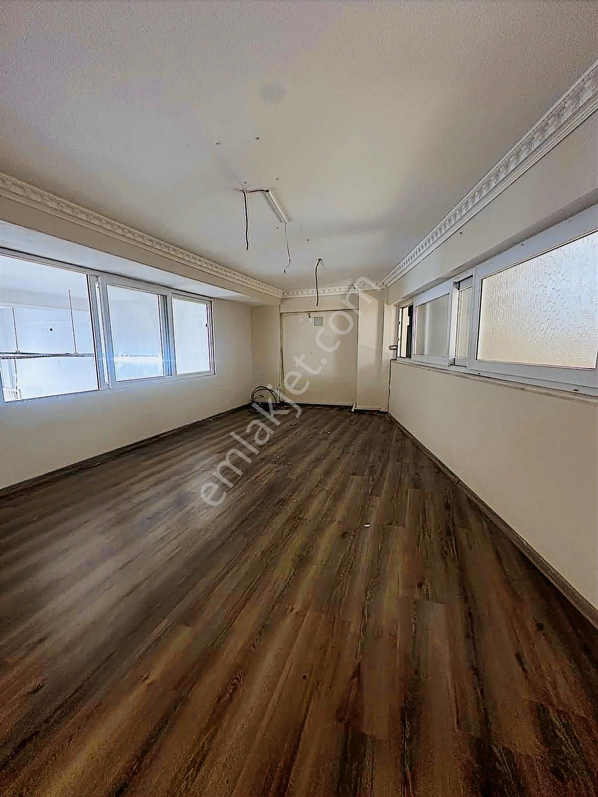 Karabağlar Ana Cadde Yakını 3 Katlı 250 M2 Kiralık Dükkan - Görsel 8