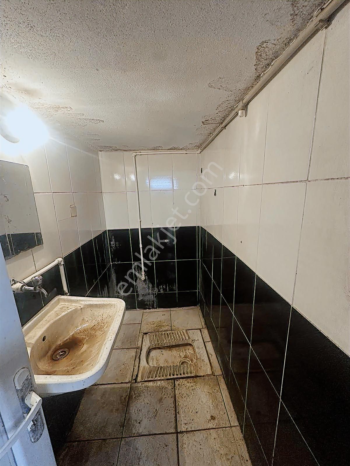 Karabağlar Ana Cadde Yakını 3 Katlı 250 M2 Kiralık Dükkan - Görsel 9