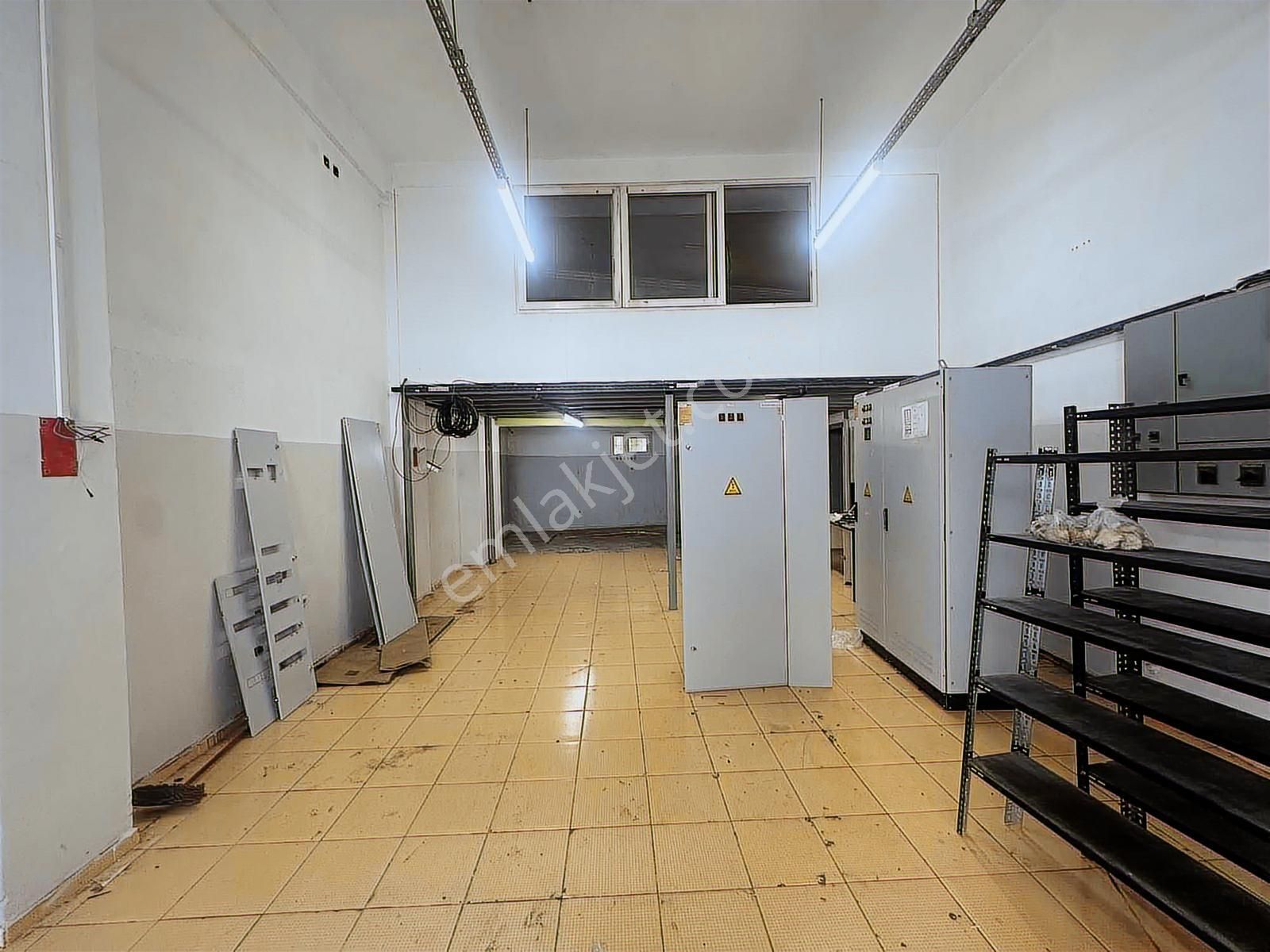 Karabağlar Ana Cadde Yakını 3 Katlı 250 M2 Kiralık Dükkan - Görsel 20