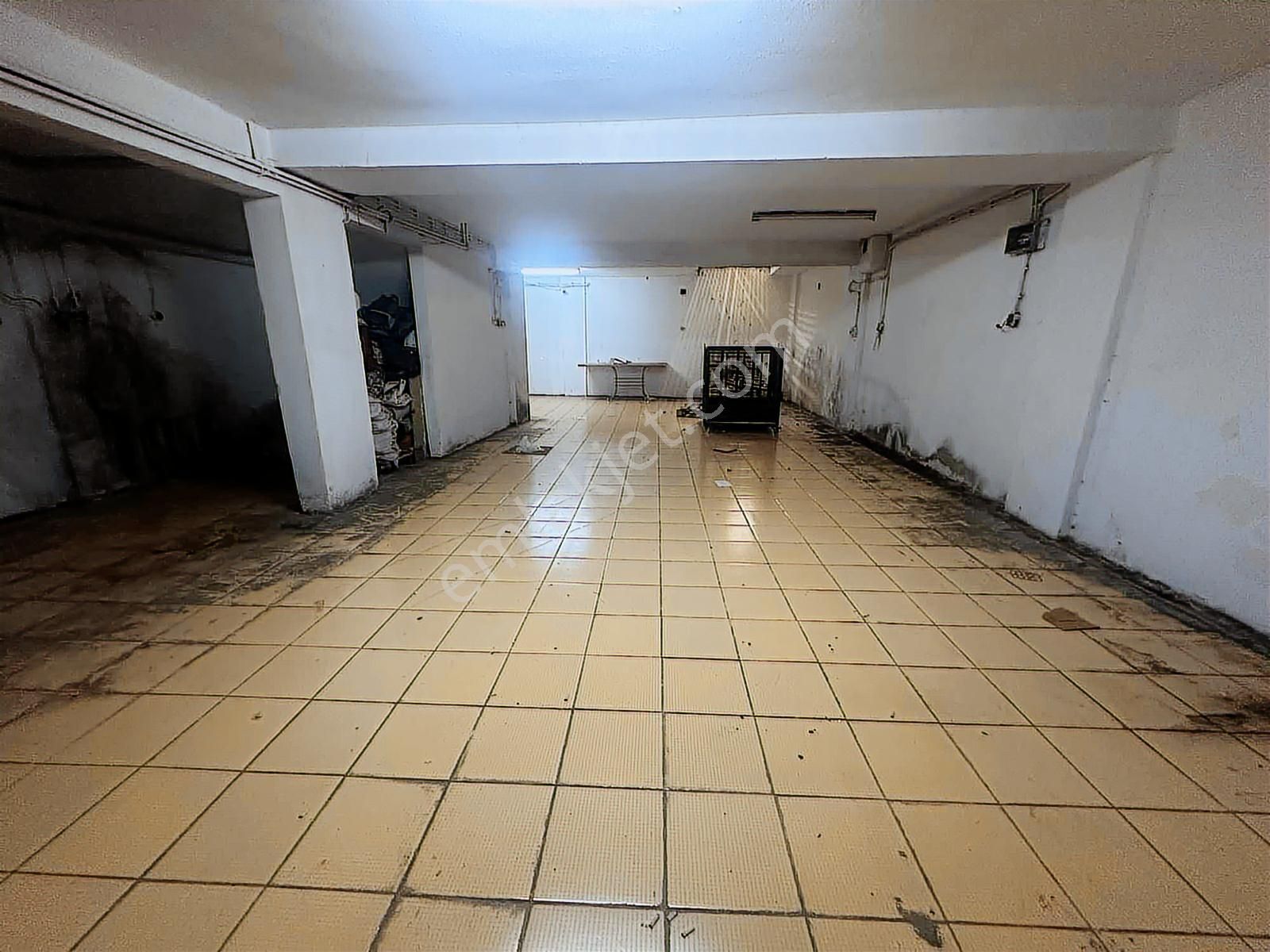Karabağlar Ana Cadde Yakını 3 Katlı 250 M2 Kiralık Dükkan - Görsel 13