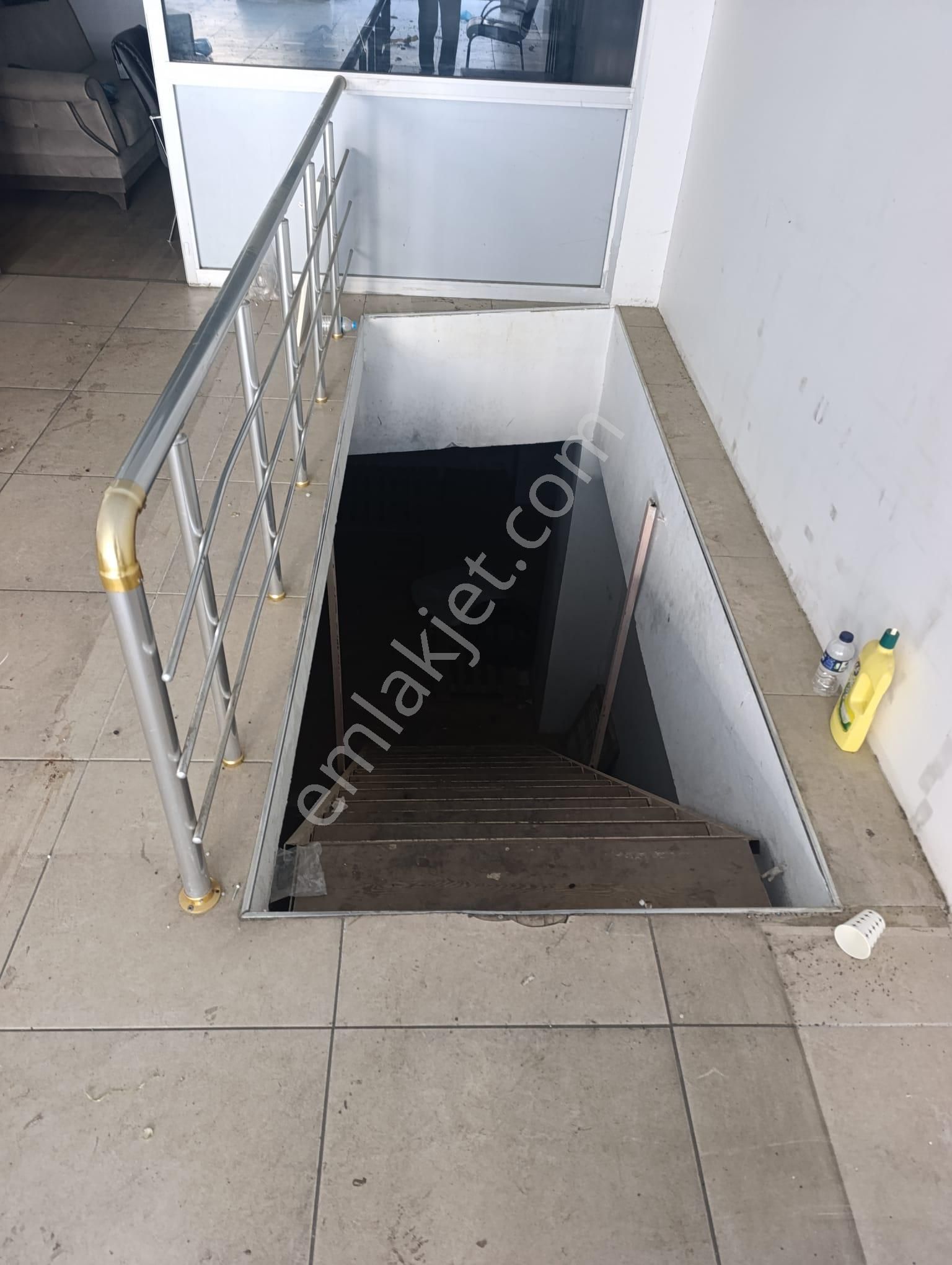 Güngören Çeşme'de Düz Giriş Dükkan 160 M2 Kiralık Mağaza - Görsel 6