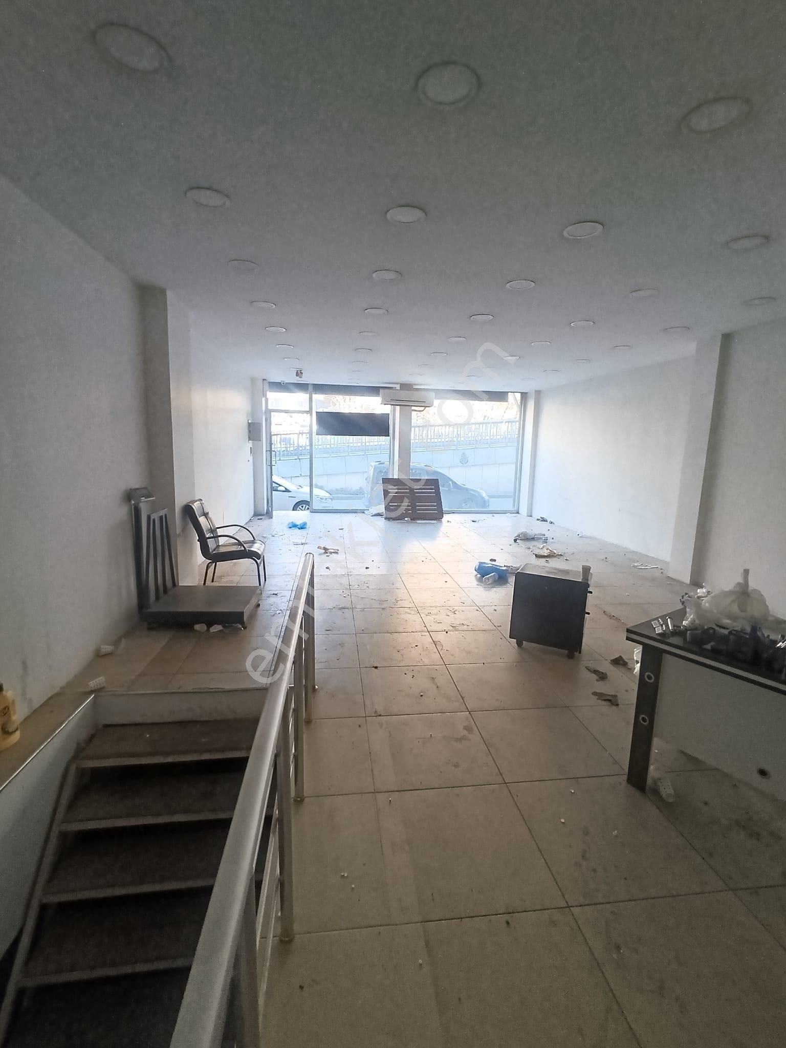 Güngören Çeşme'de Düz Giriş Dükkan 160 M2 Kiralık Mağaza - Görsel 3