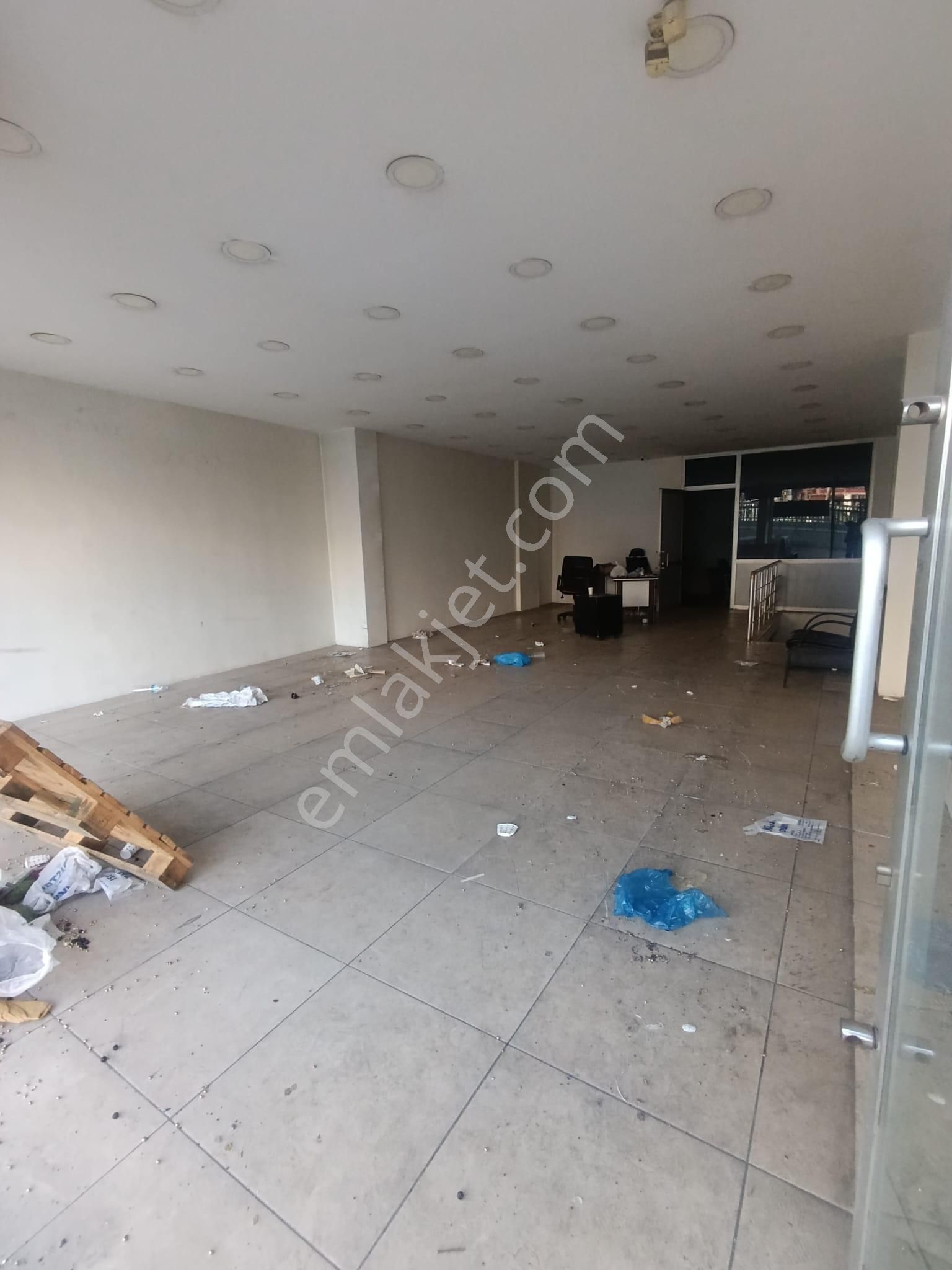 Güngören Çeşme'de Düz Giriş Dükkan 160 M2 Kiralık Mağaza - Görsel 2
