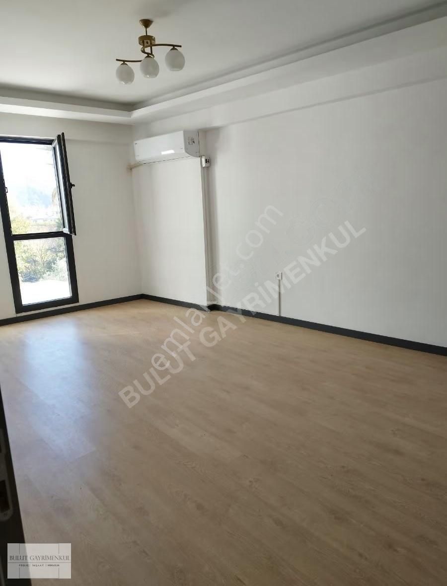 Dalaman Merkezi Konumda Kiralık Ara Kat 2+1 Daire - Görsel 14