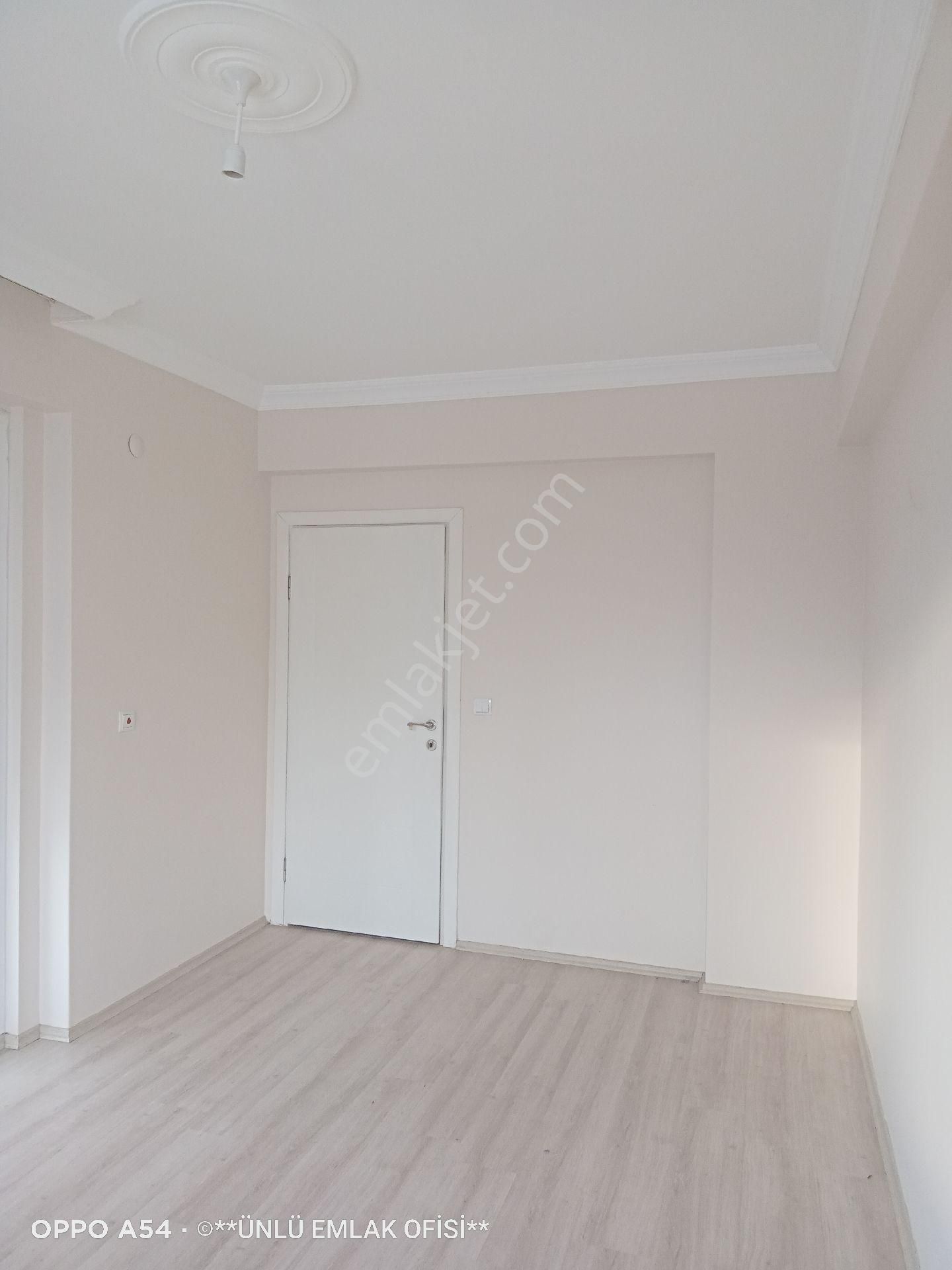 Ünlü Emlaktan Candaroğullarında Caddeye Yakın Yatay Mimariye Uygun Arakat Kombili 3+1 Daire - Görsel 29