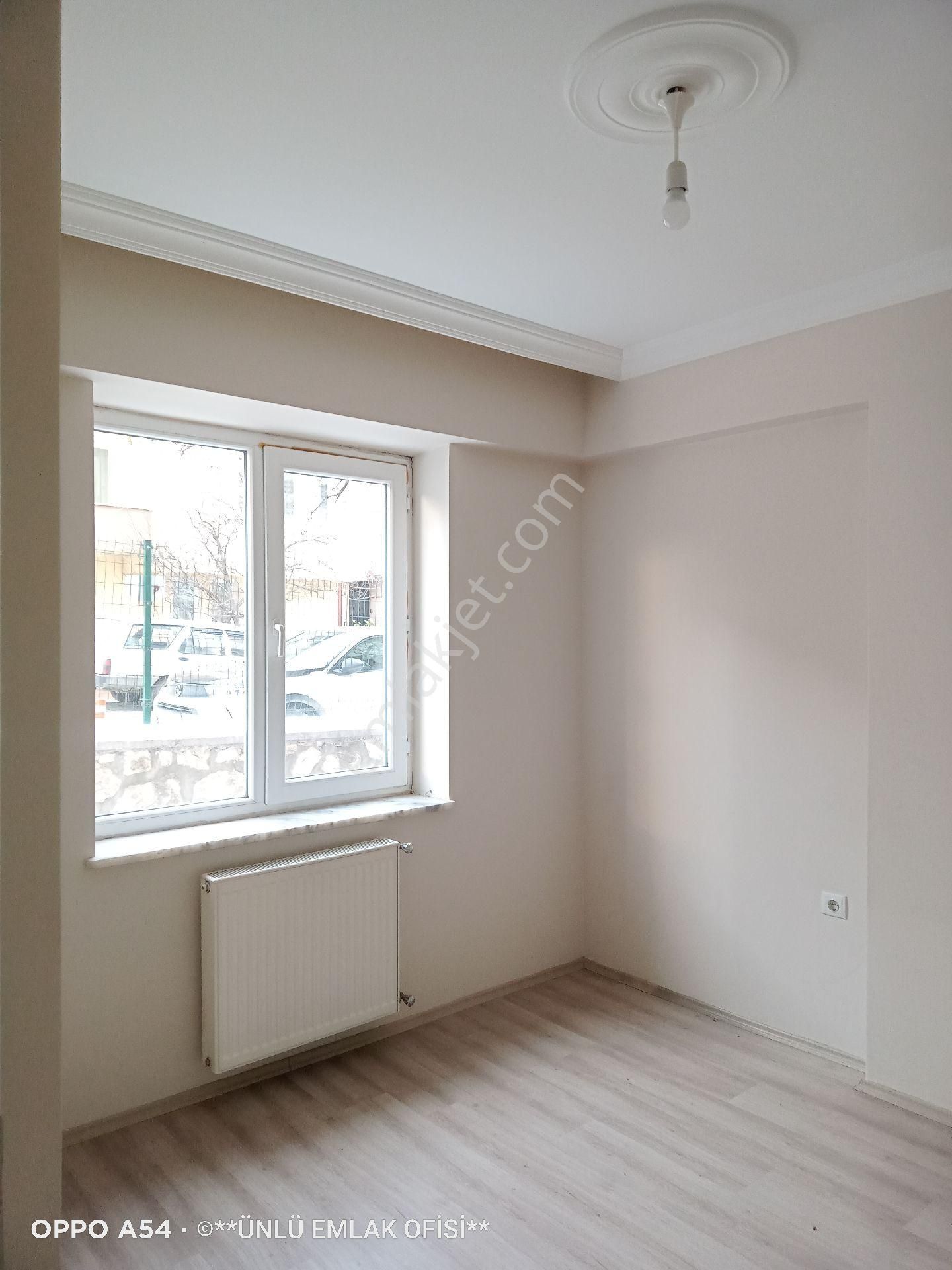 Ünlü Emlaktan Candaroğullarında Caddeye Yakın Yatay Mimariye Uygun Arakat Kombili 3+1 Daire - Görsel 22