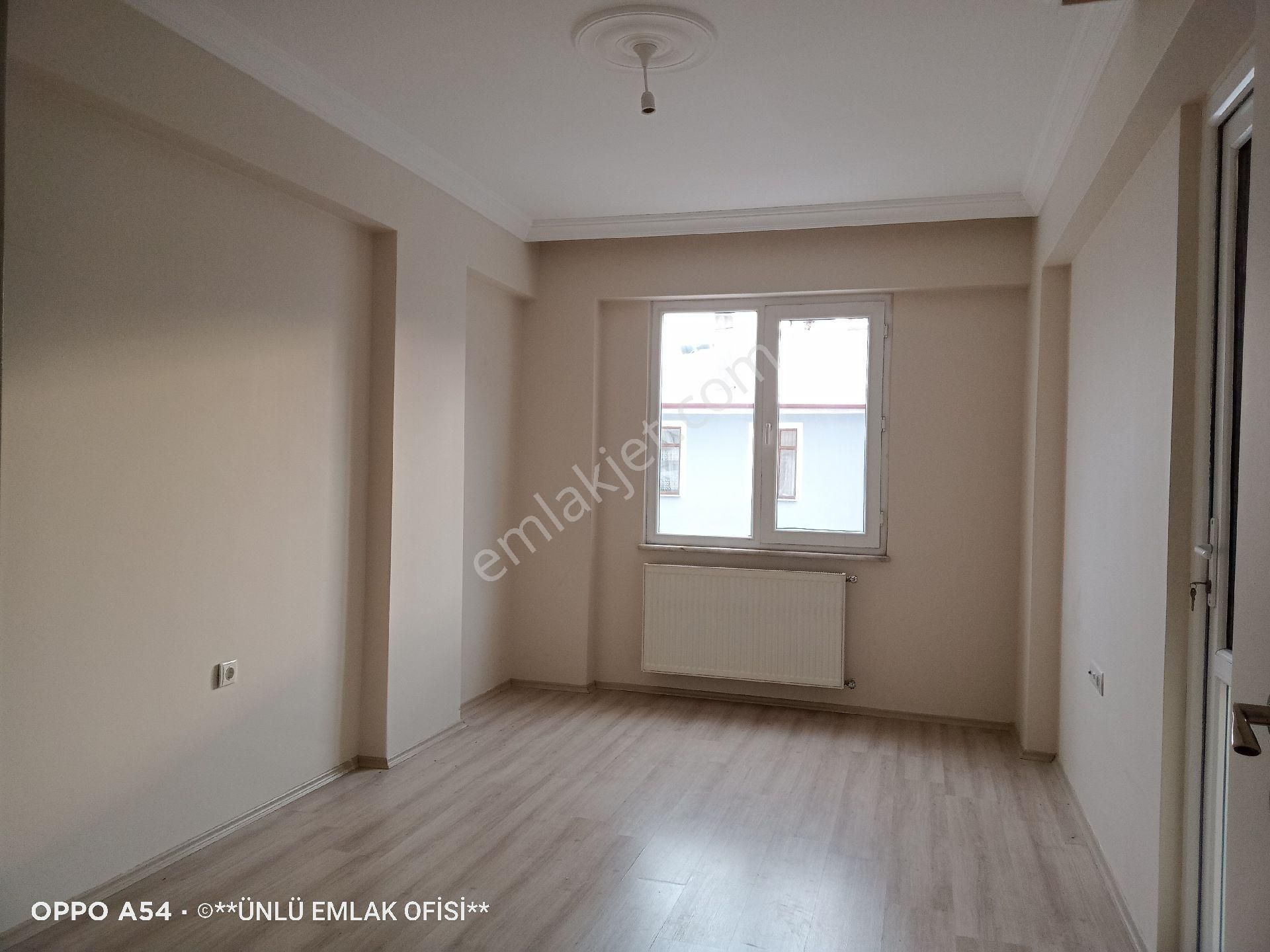 Ünlü Emlaktan Candaroğullarında Caddeye Yakın Yatay Mimariye Uygun Arakat Kombili 3+1 Daire - Görsel 25