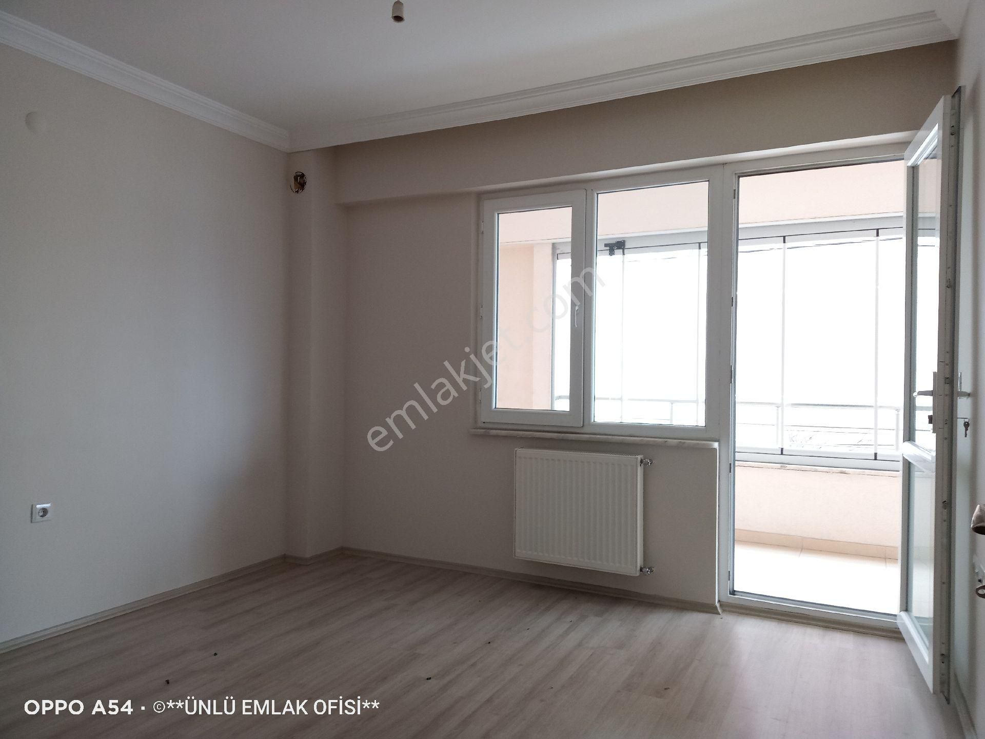 Ünlü Emlaktan Candaroğullarında Caddeye Yakın Yatay Mimariye Uygun Arakat Kombili 3+1 Daire - Görsel 10