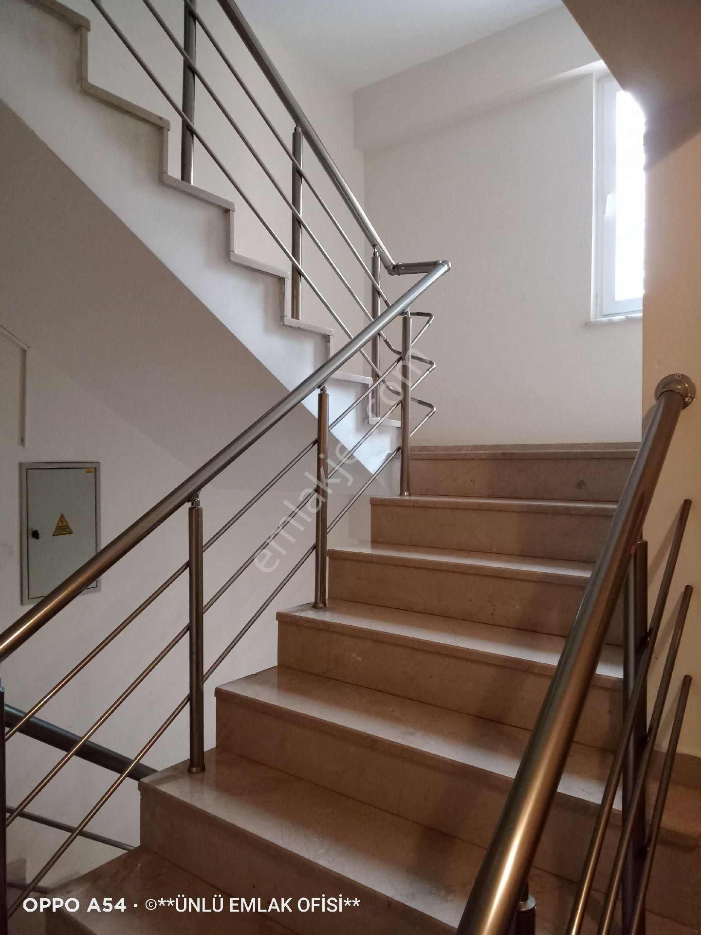 Ünlü Emlaktan Candaroğullarında Caddeye Yakın Yatay Mimariye Uygun Arakat Kombili 3+1 Daire - Görsel 30