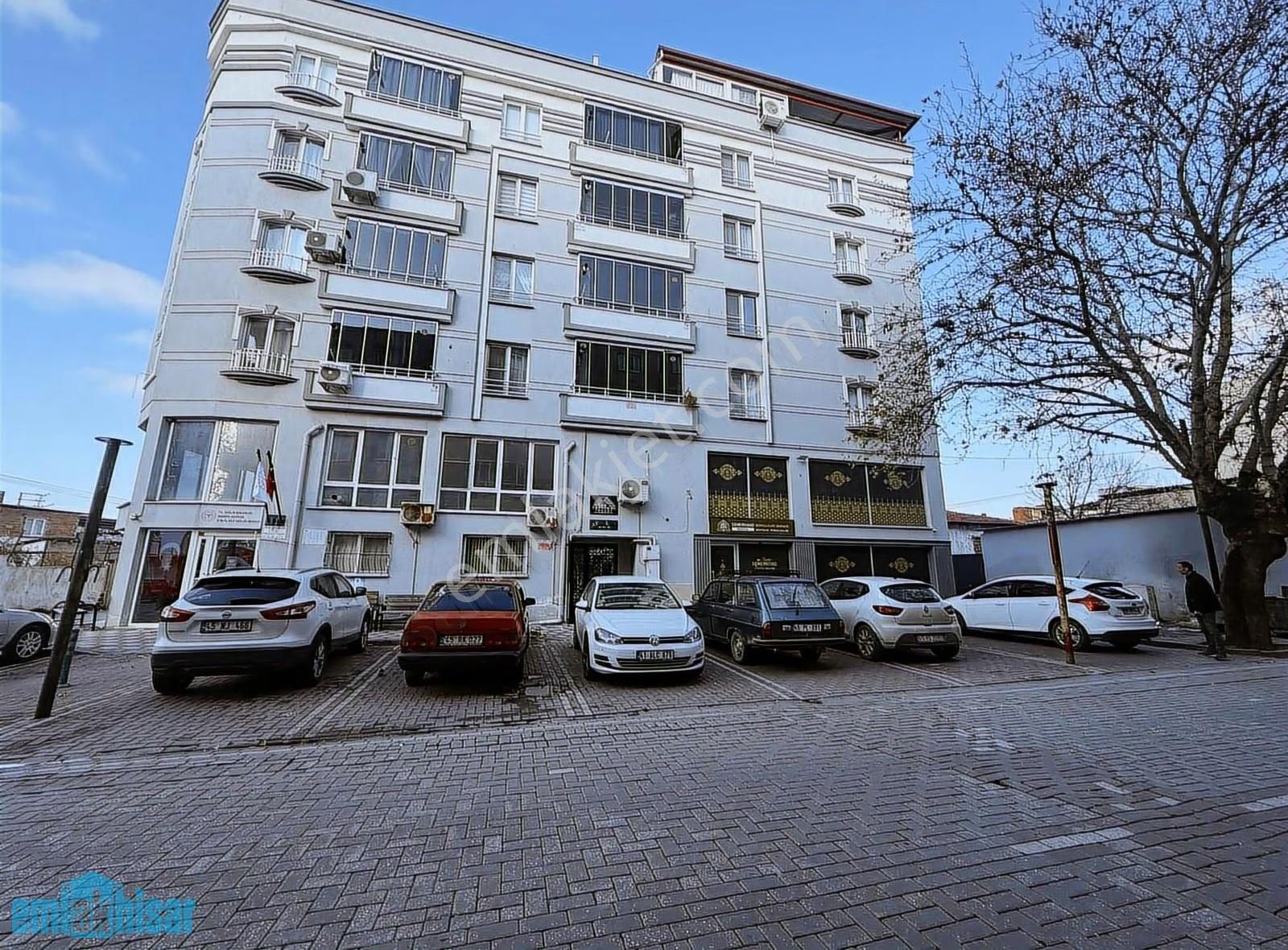 Akhisar Çarşamba Pazarı Caddesi Satılık 4+1 Dublex Daire