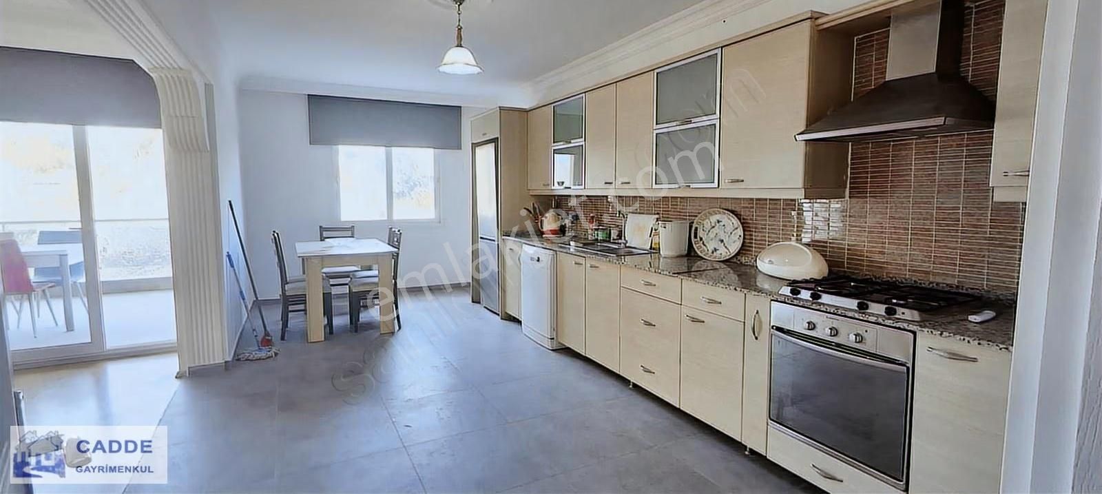 Kadınlardenizi Ahmetcengiz Apt.manzaralı Eşyalı 150m Daire - Görsel 12