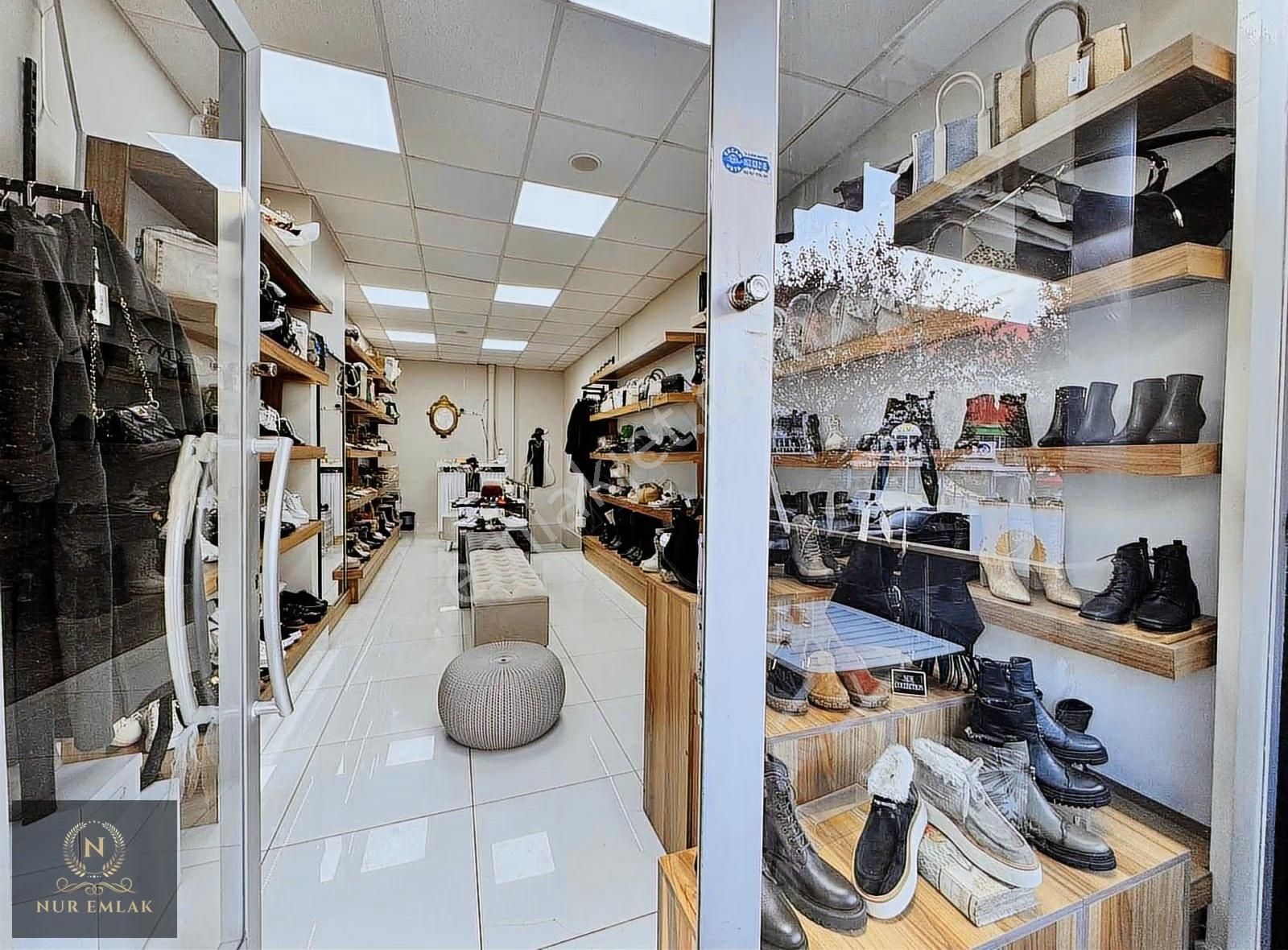 Beyaz Evler Sitesi İşlek Cadde Üzeri Satılık Dükkan - Görsel 6
