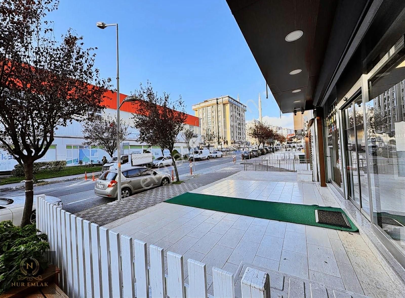 Beyaz Evler Sitesi İşlek Cadde Üzeri Satılık Dükkan - Görsel 11