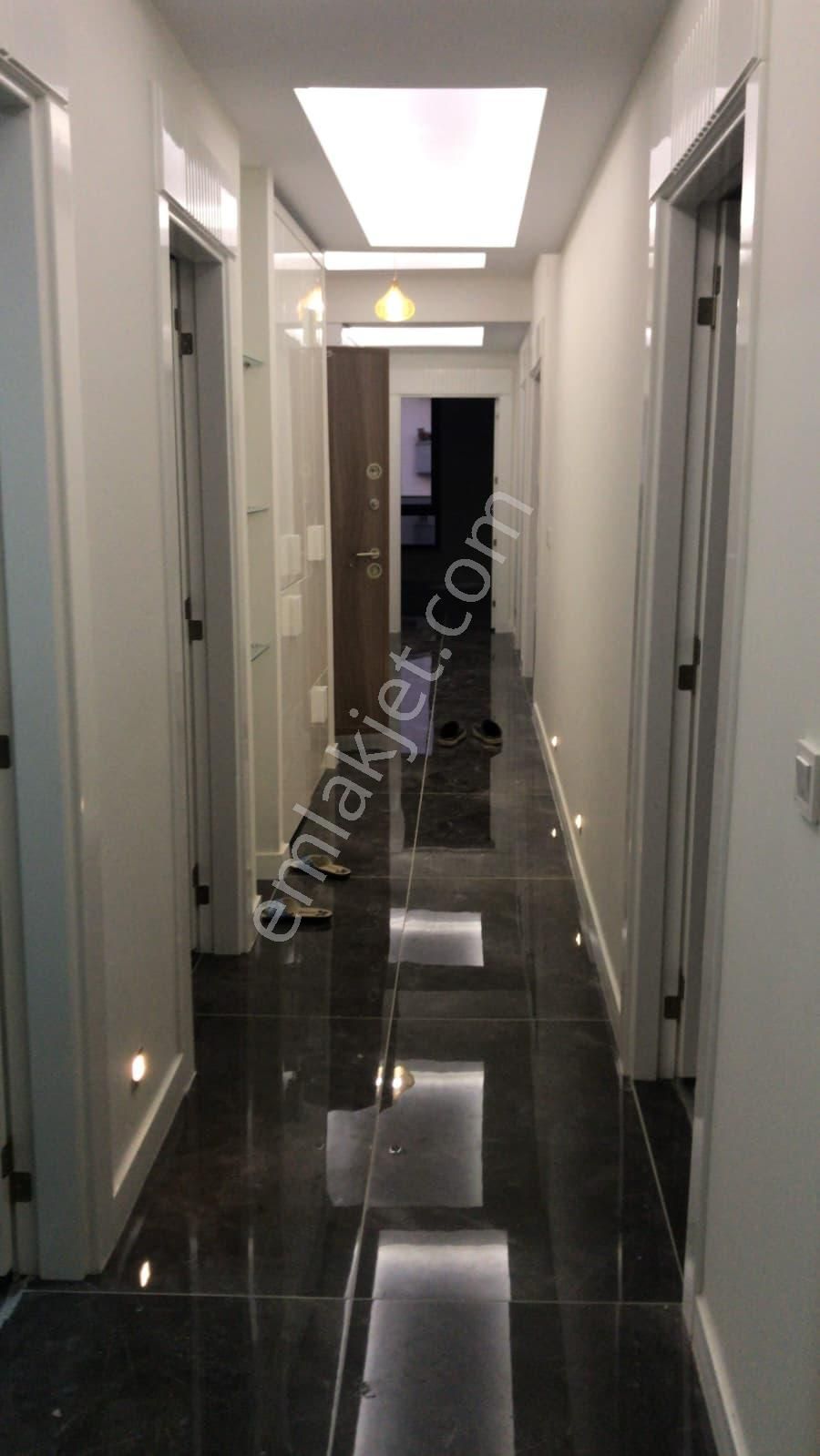 Yeditepede Ultralüks Geniş 3+1 Cam Balkonlu 4katlı Bina 2.katı - Görsel 3