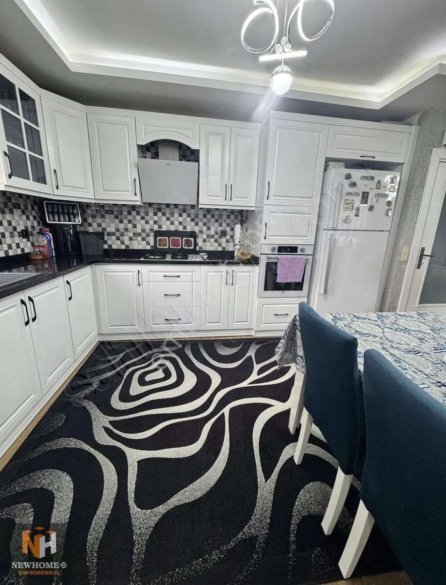 Soli Civarı Merkezi Konumda Geniş 3+1 Daire