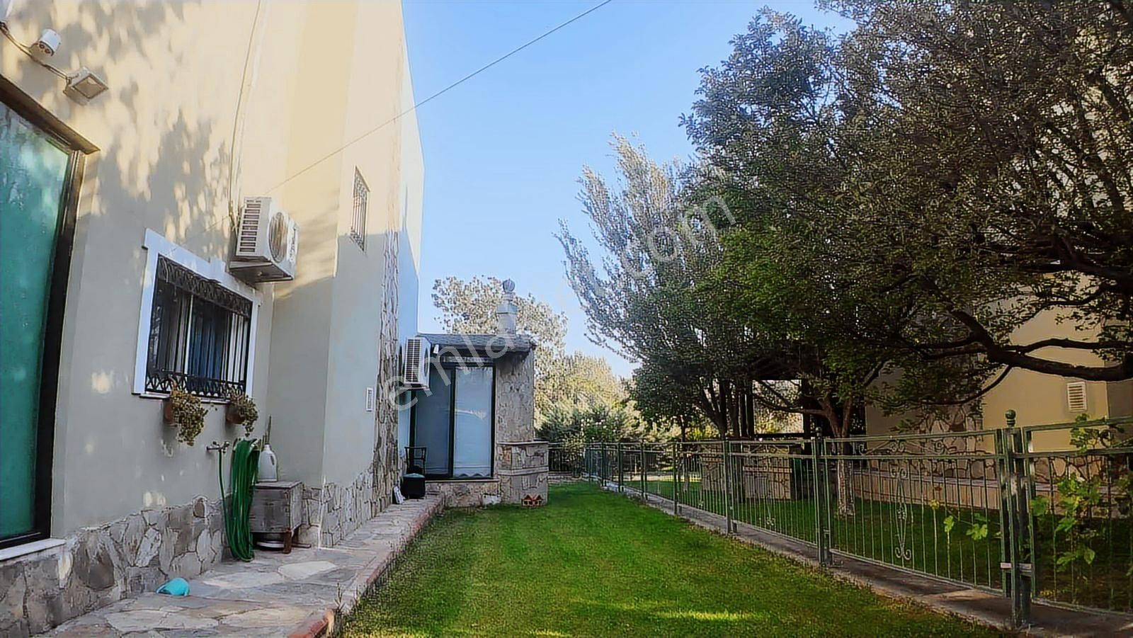 Kemalpaşa'da Bahçeli Dubleks Villa Fırsatı - Görsel 12