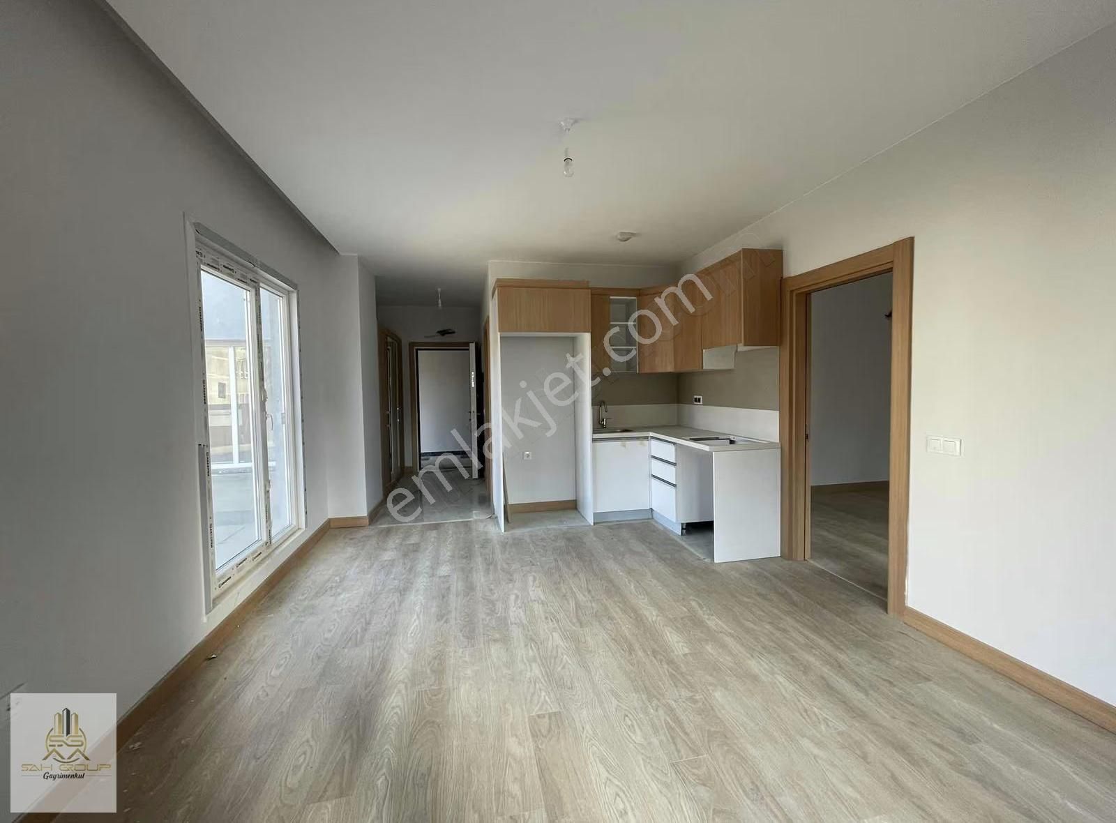 Avruparkta Geniş Balkonlu 1+1 Kiralık Ofis Ve Daire - Görsel 10