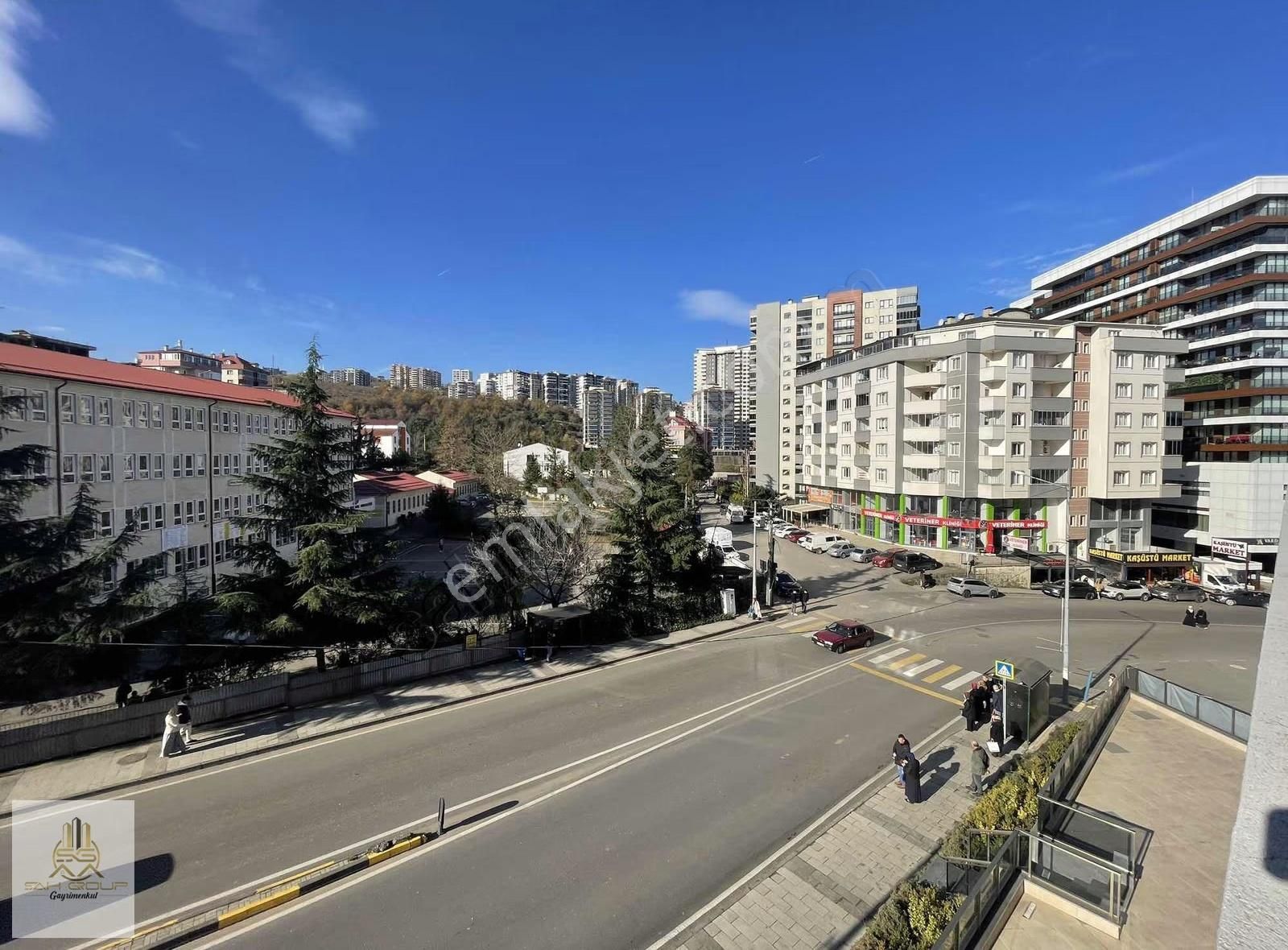 Avruparkta Geniş Balkonlu 1+1 Kiralık Ofis Ve Daire - Görsel 7