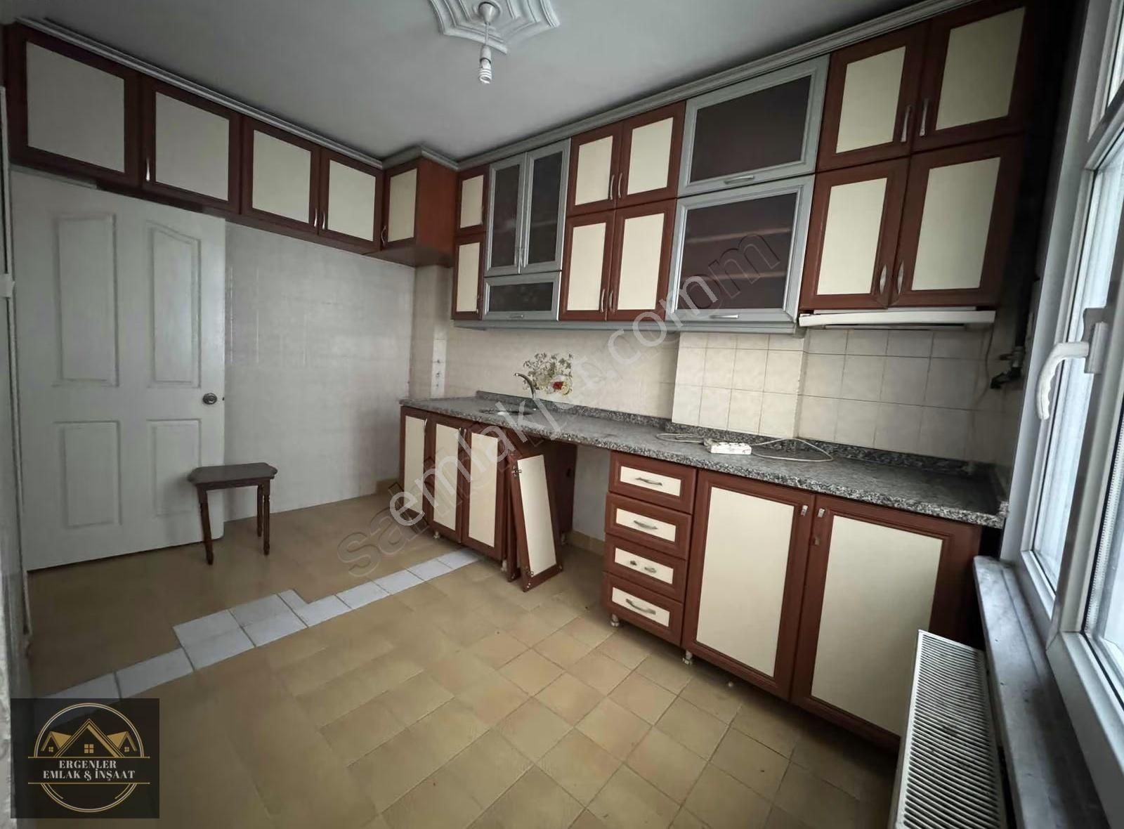 Bağcılar 15 Temmuz'da Geniş Ferah 3+1 Ara Kat Daire - Görsel 2