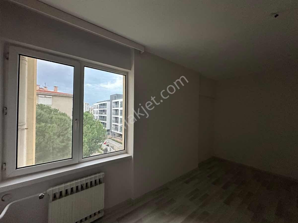 Karşıyaka | Merkezi Isıtmalı | Geniş 3+1 Kiralık Daire - Görsel 9