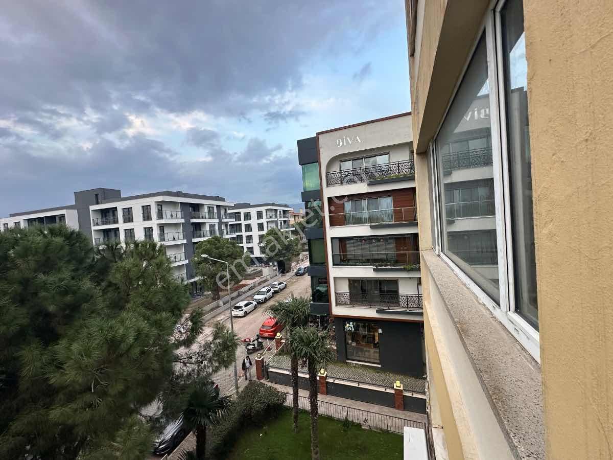 Karşıyaka | Merkezi Isıtmalı | Geniş 3+1 Kiralık Daire - Görsel 18