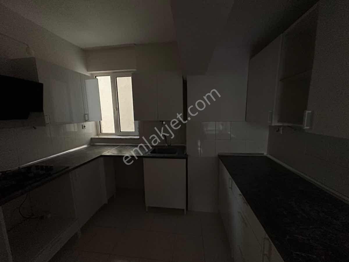 Karşıyaka | Merkezi Isıtmalı | Geniş 3+1 Kiralık Daire - Görsel 24