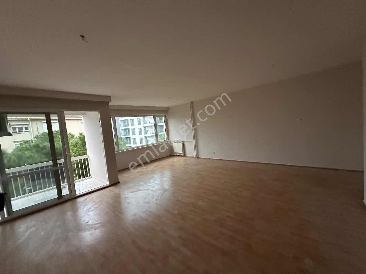 Karşıyaka | Merkezi Isıtmalı | Geniş 3+1 Kiralık Daire - Görsel 3