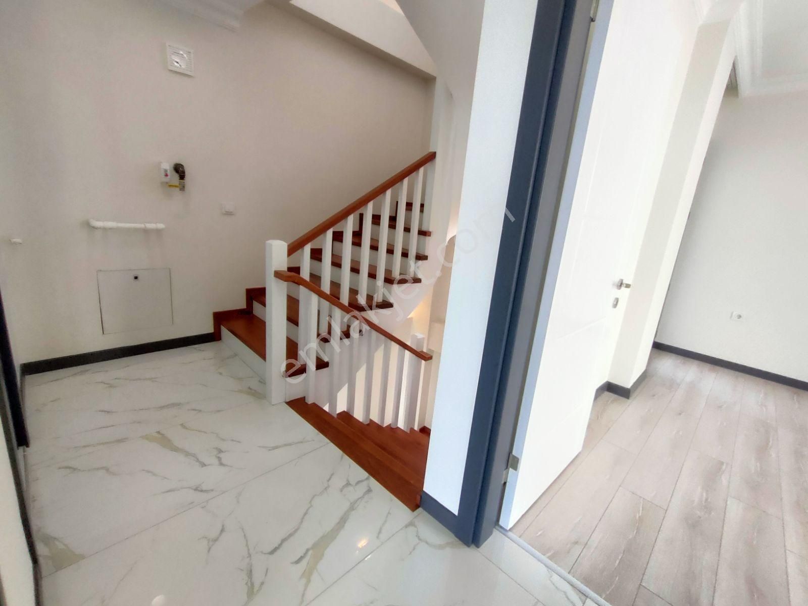 Süper Manzaralı Kalite Ve Ferahlığın Birleştiği Müstakil Villa. - Görsel 13