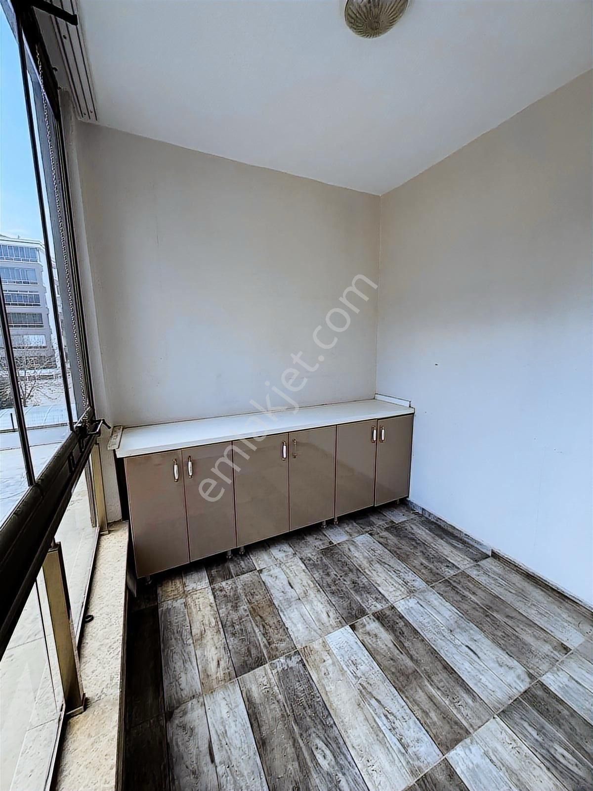Geniş Ailelere Uygun Sitede, Kapalı Otoparklı, 210 M² 4+1 - Görsel 11