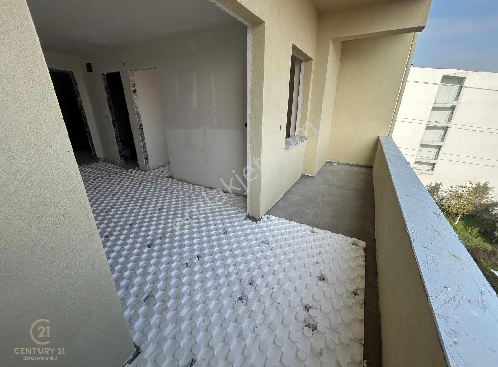 Century 21 Bal'dan Nef'te Cadde Üstü Satılık 1+1 Daire - Görsel 12
