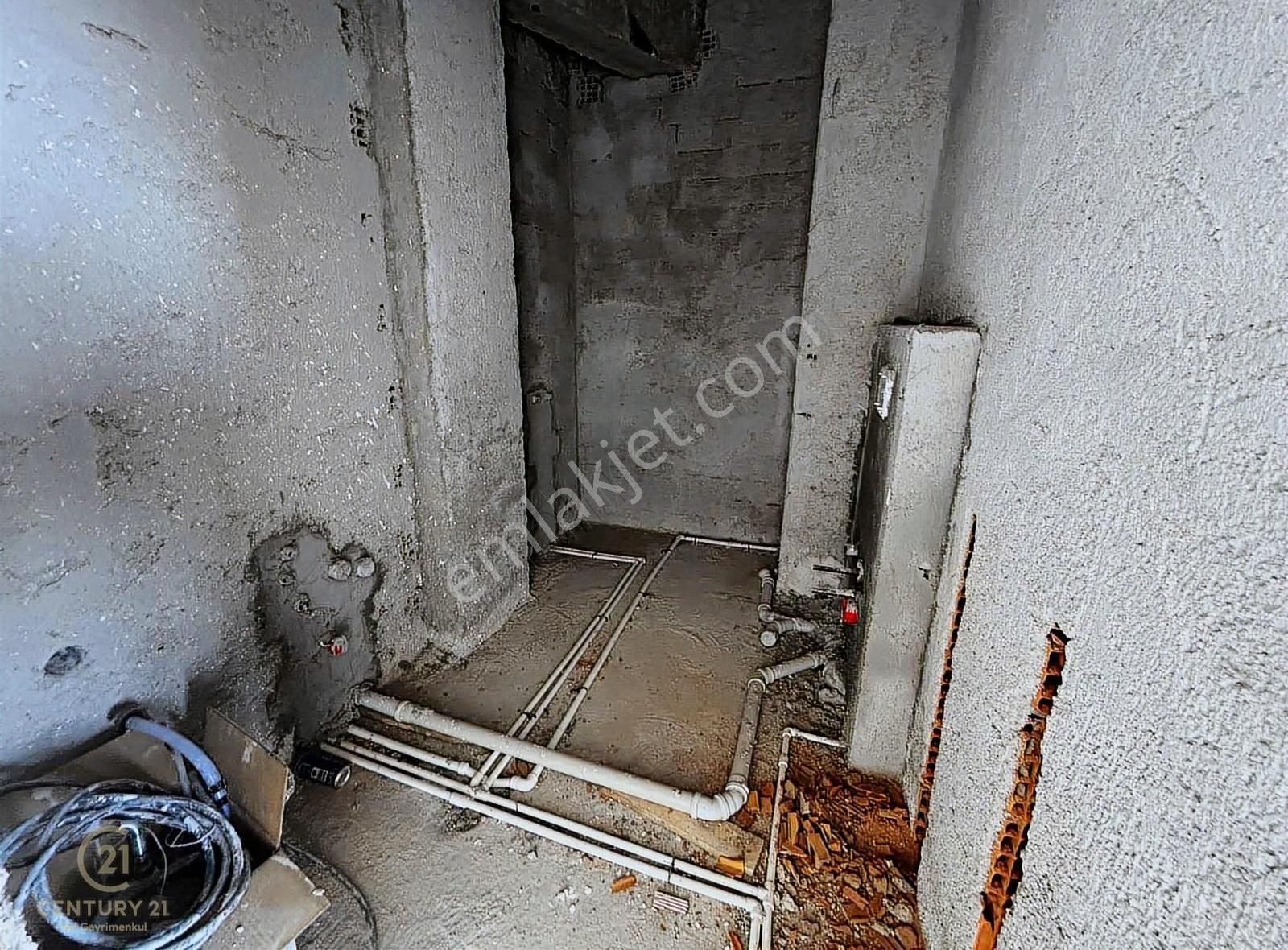 Century 21 Bal'dan Nef'te Cadde Üstü Satılık 1+1 Daire - Görsel 11