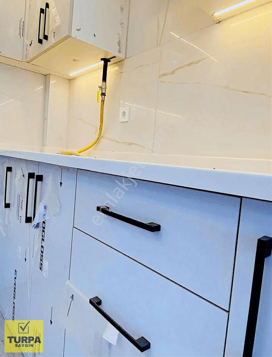 Turpa Saygın'dan İnönü Cad. Ve Bahçelievler 10 Dk Sıfır Lüx 2+1 - Görsel 4