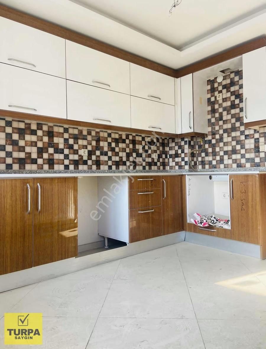 Turpa Saygın'dan Cadde Üzerinde İnkilap İzban Yakını D.gazlı 3+1