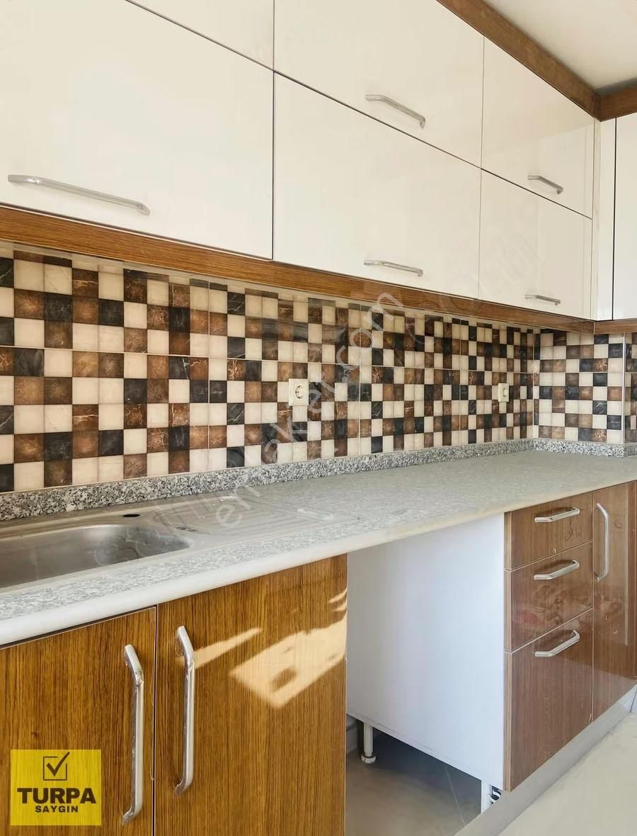 Turpa Saygın'dan Cadde Üzerinde İnkilap İzban Yakını D.gazlı 3+1 - Görsel 4