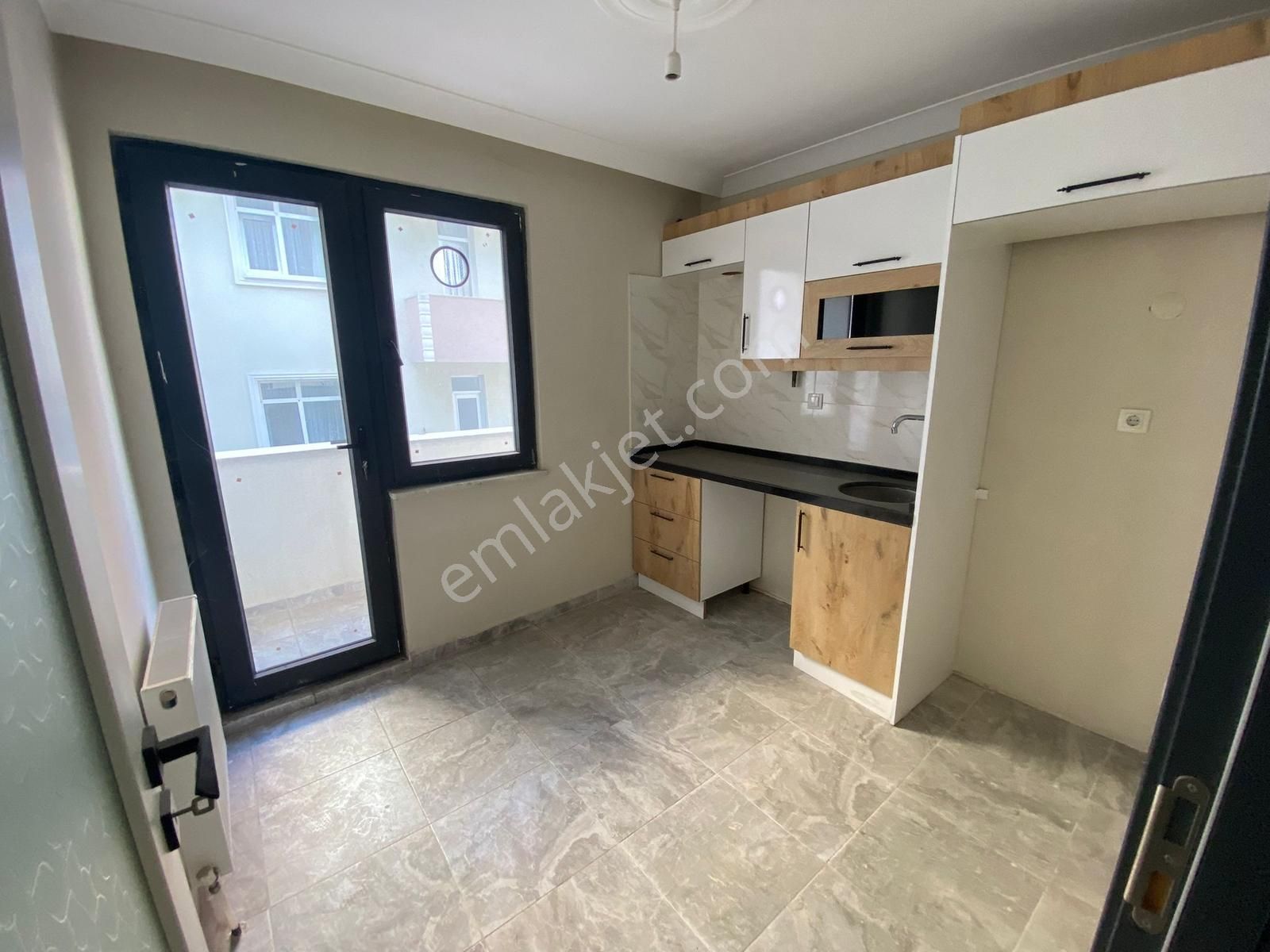 Kozanova Darıca Merkezde Ulaşıma Yakın 2+1 Ara Kat Daire - Görsel 6