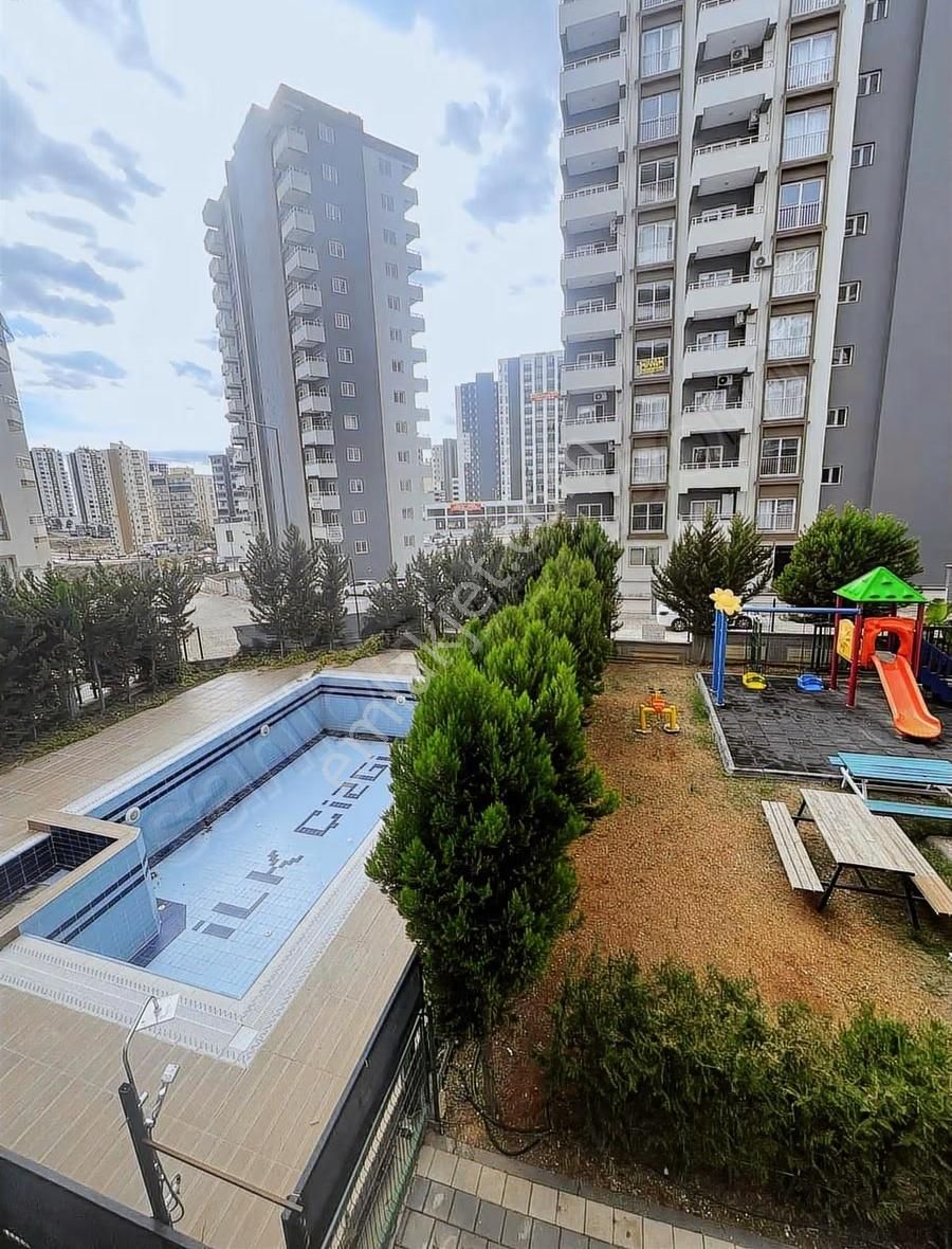 Soulmate Civarı Havuzlu Site İçerisin'de Satılık 2+1 Lüx Daire