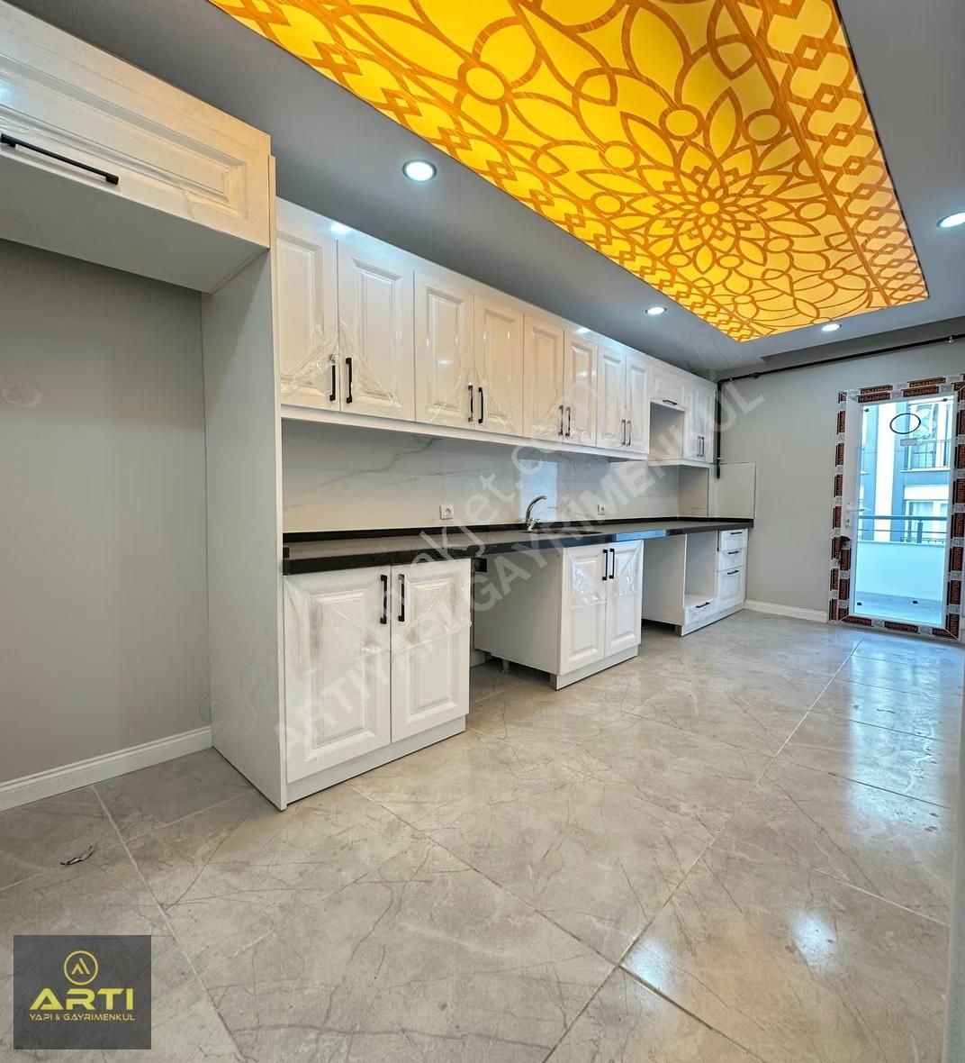 Metrobüse 100 Metre Mesafede Satılık Sıfır Lüks 2+1 Daire - Görsel 13