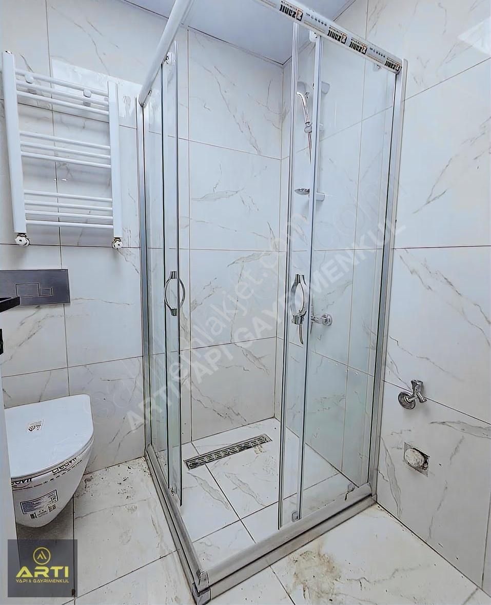 Beylikdüzü'nde Satılık Sıfır Lüks 2+1 Kullanışlı Arakat Daire - Görsel 9