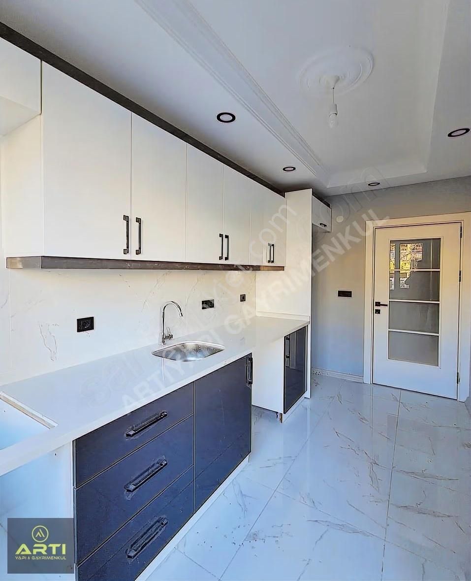 Beylikdüzü'nde Satılık Sıfır Lüks 2+1 Kullanışlı Arakat Daire - Görsel 10