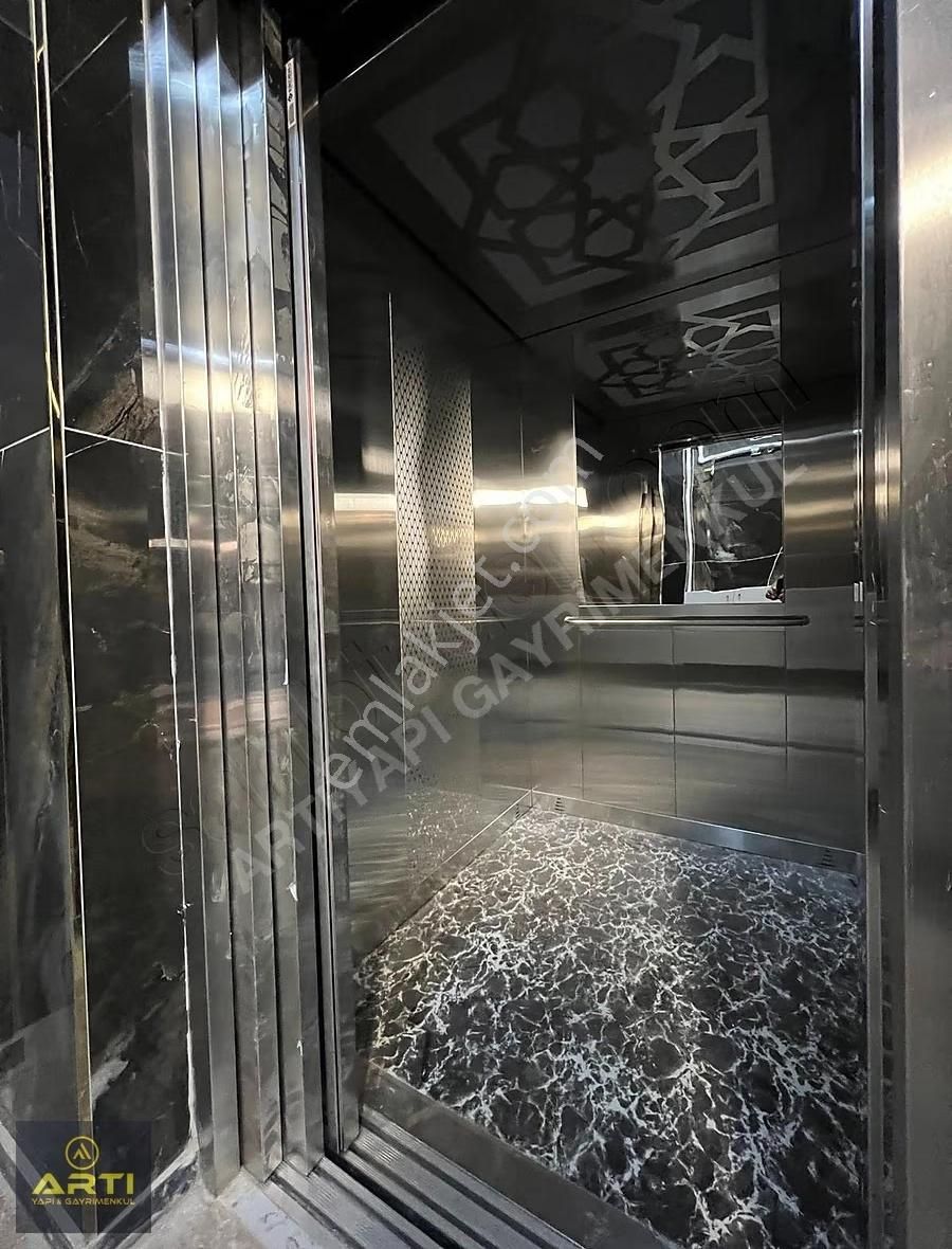 Beylikdüzü'nde Satılık Sıfır Lüks 2+1 Kullanışlı Arakat Daire - Görsel 26