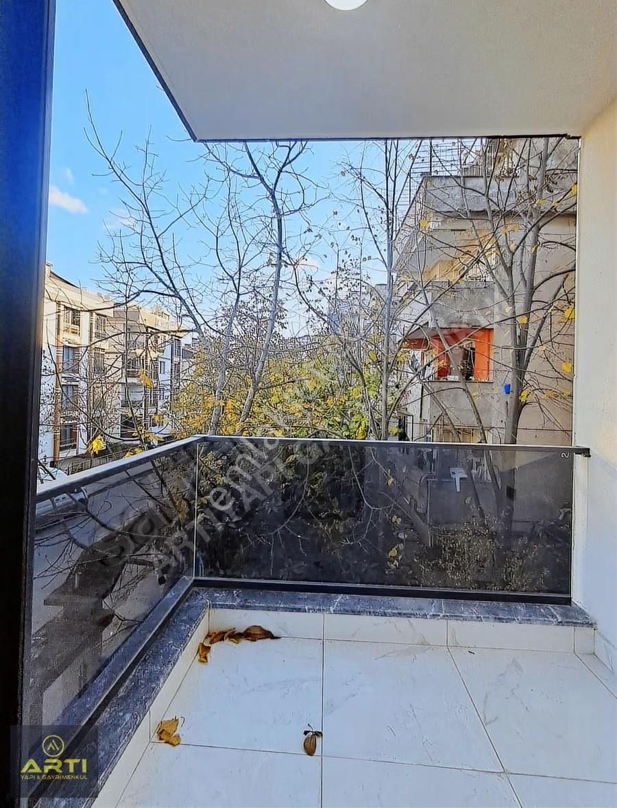 Beylikdüzü'nde Satılık Sıfır Lüks 2+1 Kullanışlı Arakat Daire - Görsel 24