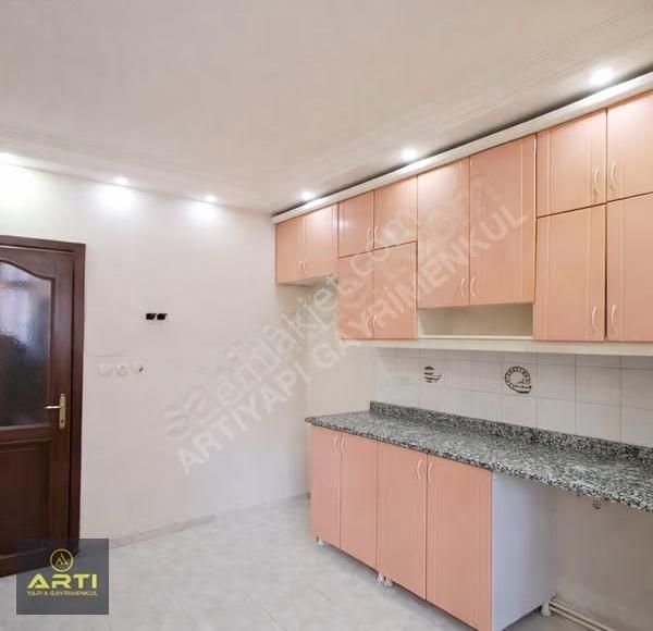 Metrobüse Yakın Otoparklı Ve Asansörlü 3+1 Satılık Daire - Görsel 12