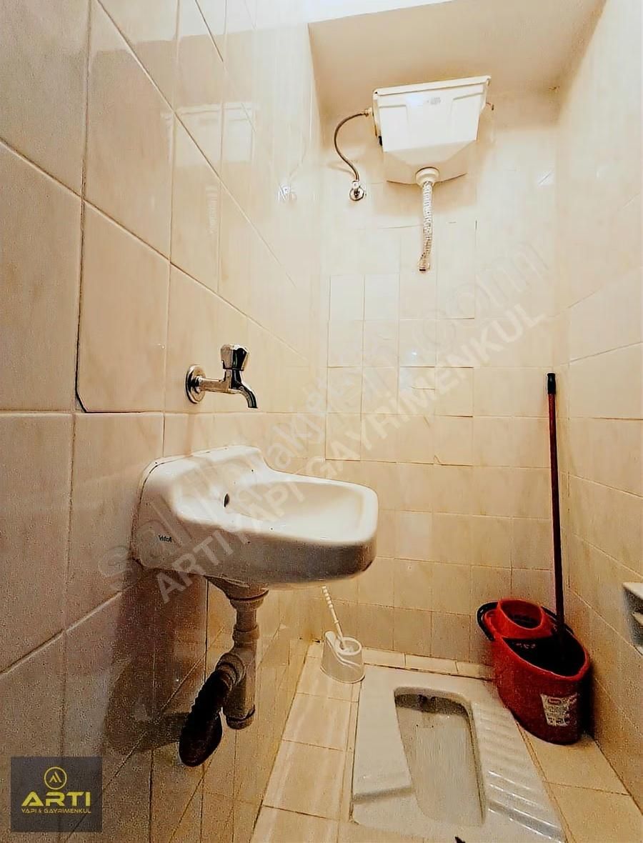 Metrobüse Yakın Otoparklı Ve Asansörlü 3+1 Satılık Daire - Görsel 8